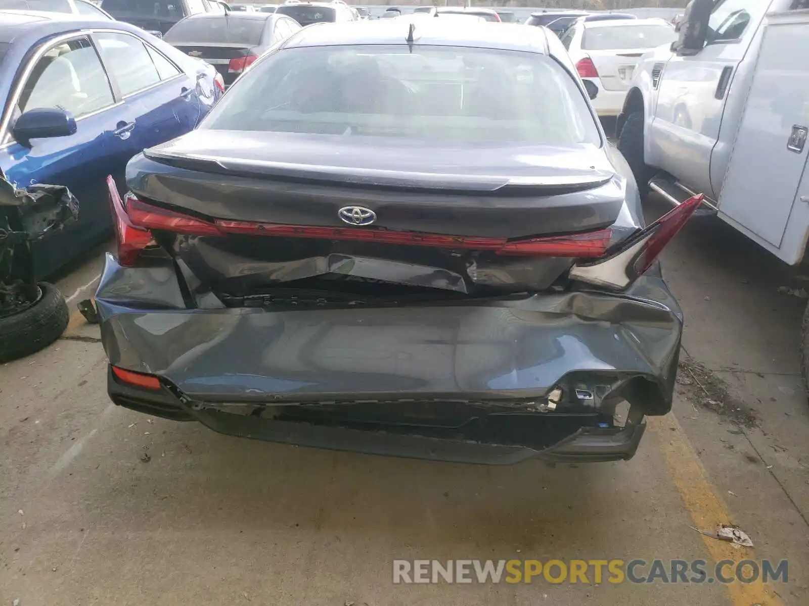 9 Photograph of a damaged car 4T1B21FB5KU011102 TOYOTA AVALON 2019