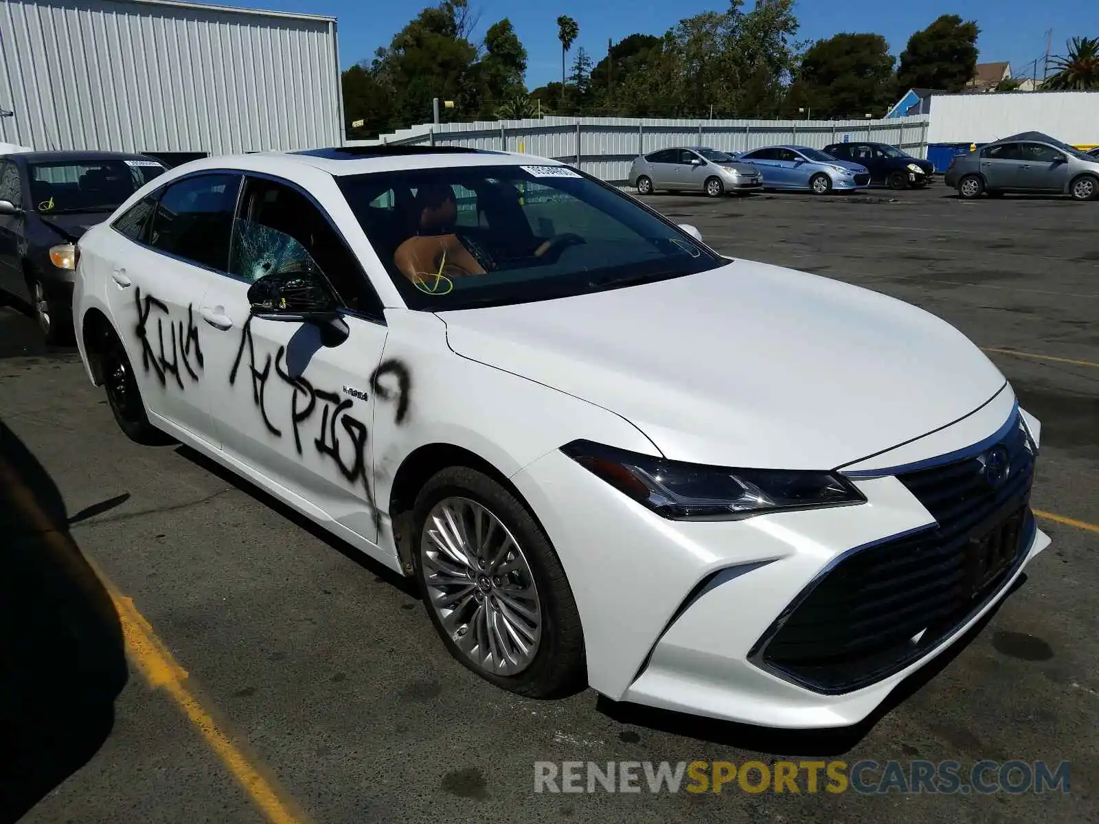 1 Photograph of a damaged car 4T1B21FB5KU011570 TOYOTA AVALON 2019