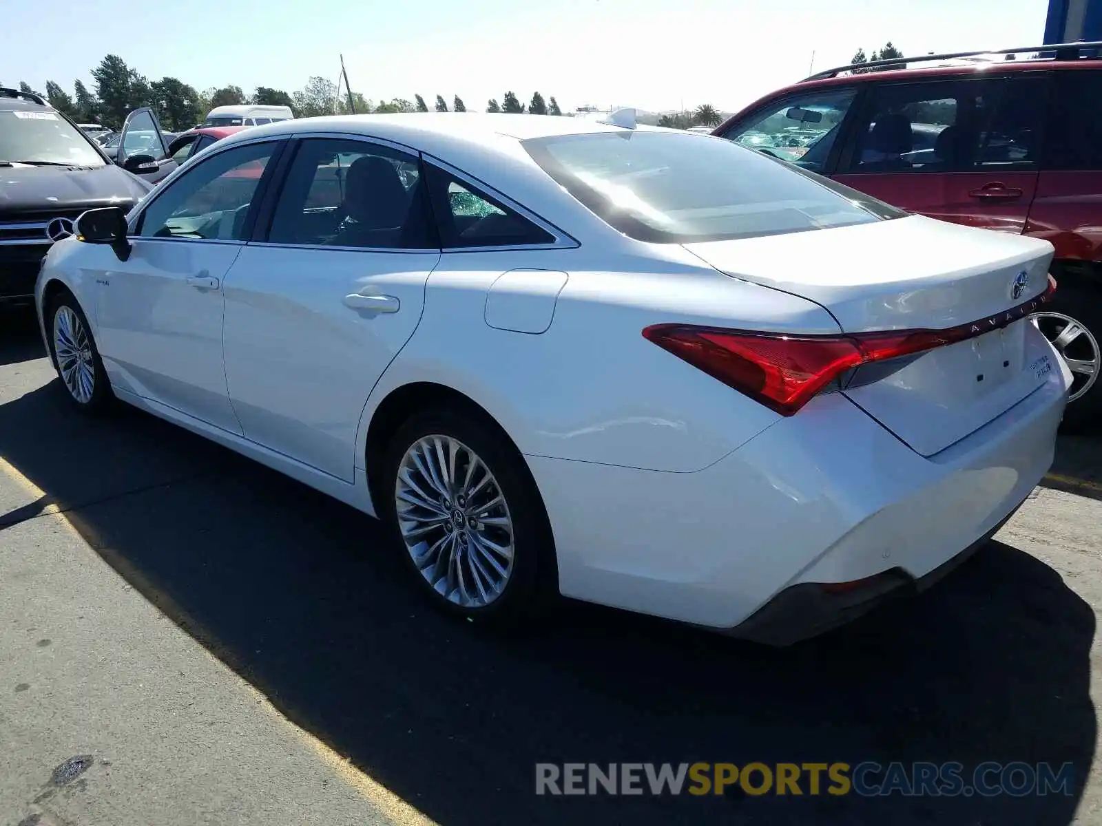 3 Photograph of a damaged car 4T1B21FB5KU011570 TOYOTA AVALON 2019