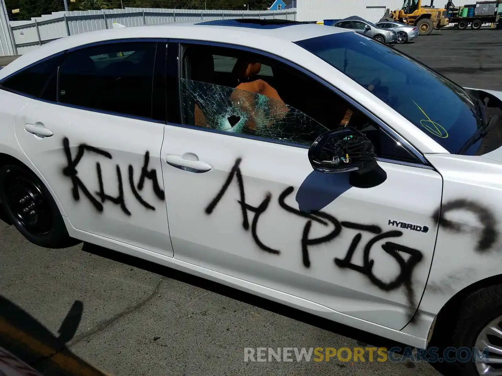 9 Photograph of a damaged car 4T1B21FB5KU011570 TOYOTA AVALON 2019