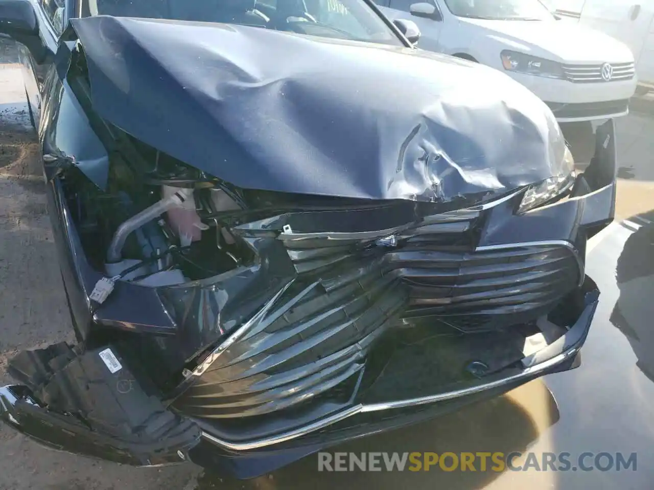 9 Photograph of a damaged car 4T1B21FB6KU002313 TOYOTA AVALON 2019