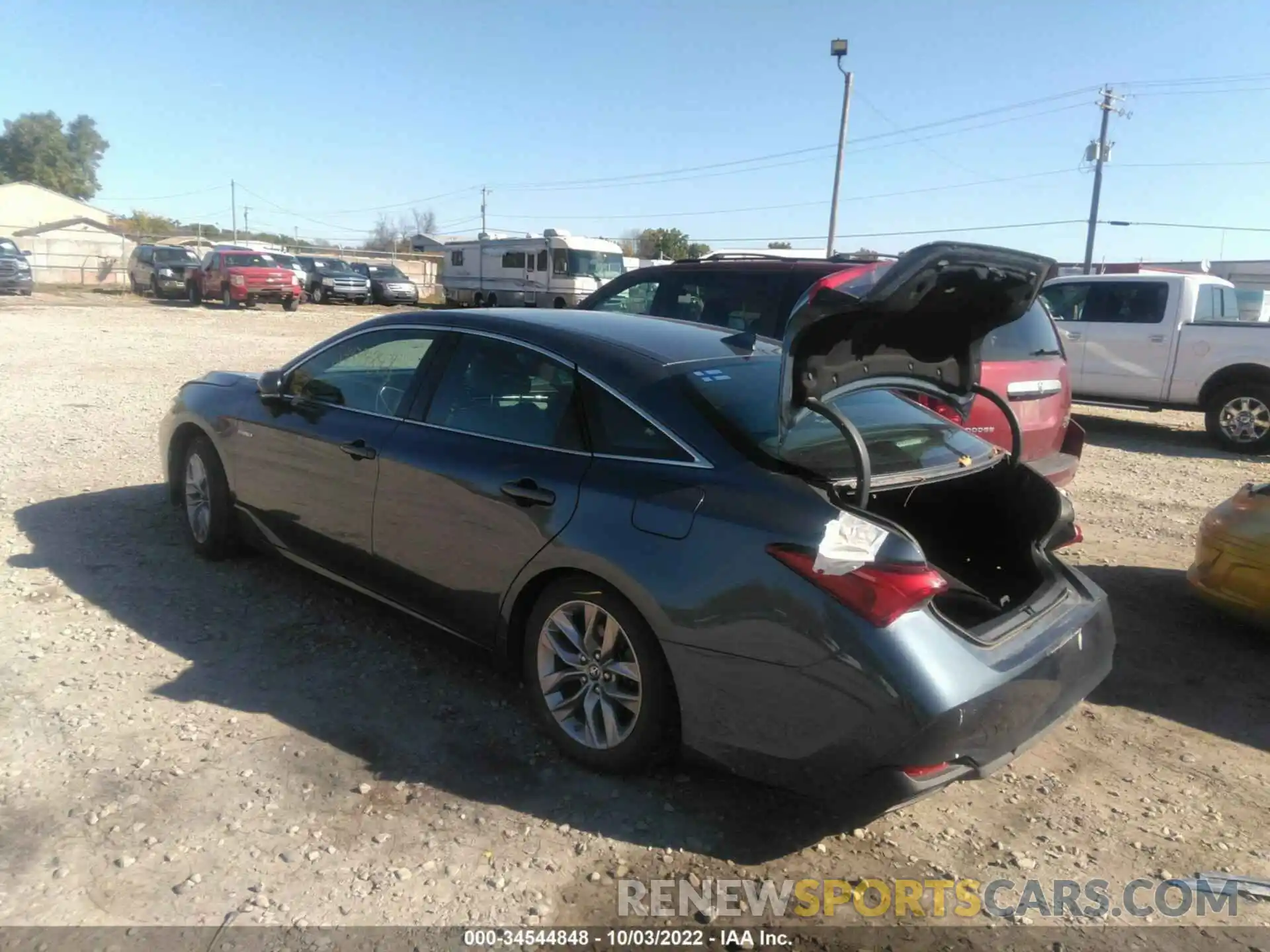 3 Photograph of a damaged car 4T1B21FB6KU002764 TOYOTA AVALON 2019