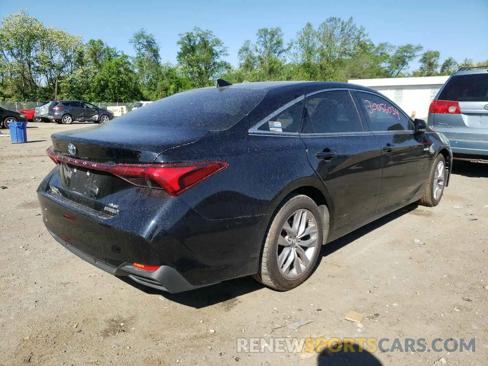 4 Photograph of a damaged car 4T1B21FB6KU002991 TOYOTA AVALON 2019