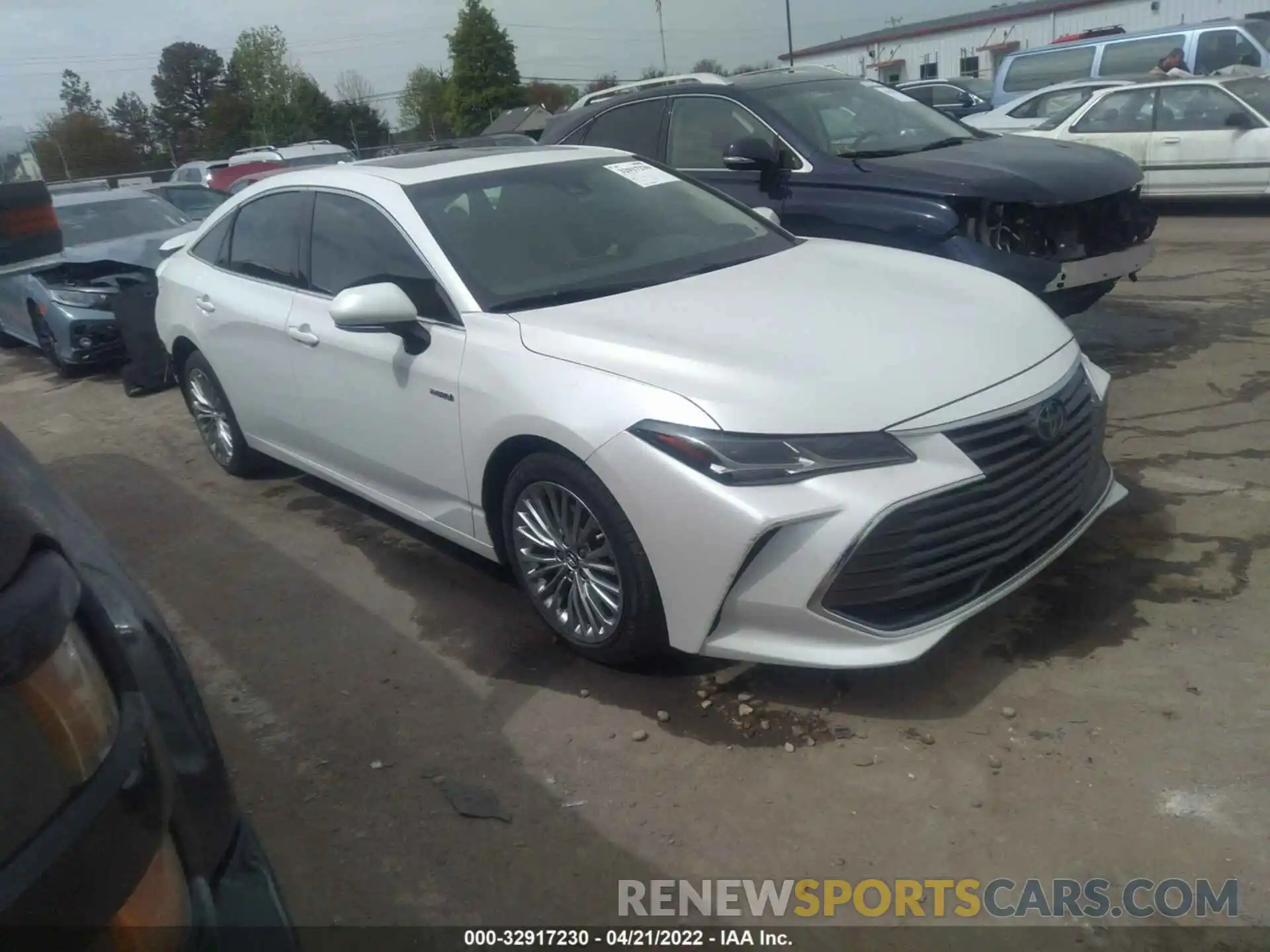 1 Photograph of a damaged car 4T1B21FB6KU003090 TOYOTA AVALON 2019