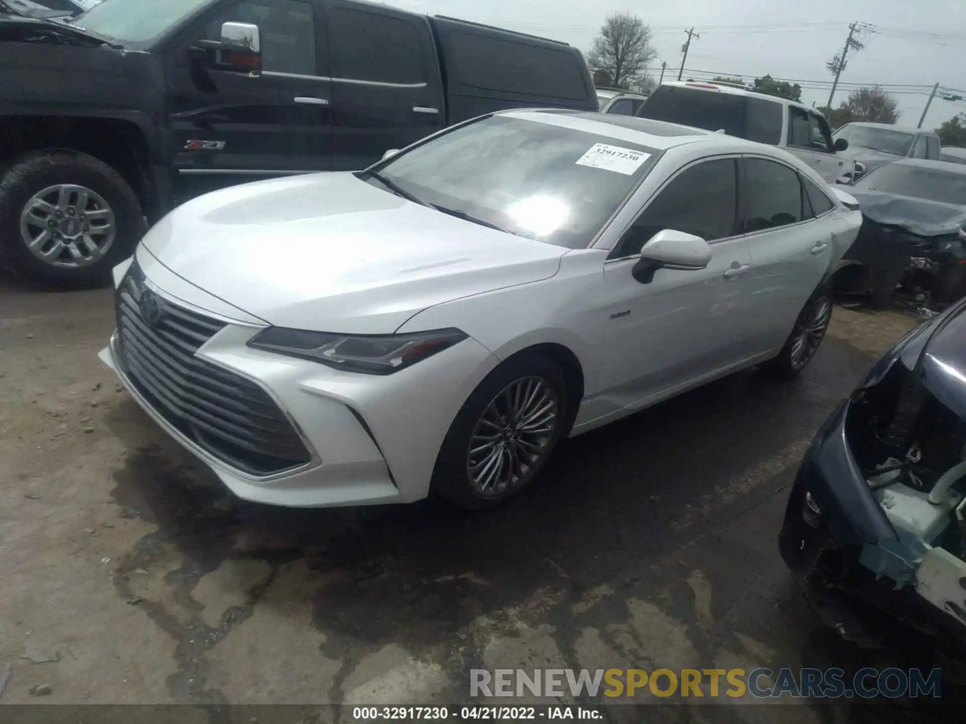 2 Photograph of a damaged car 4T1B21FB6KU003090 TOYOTA AVALON 2019