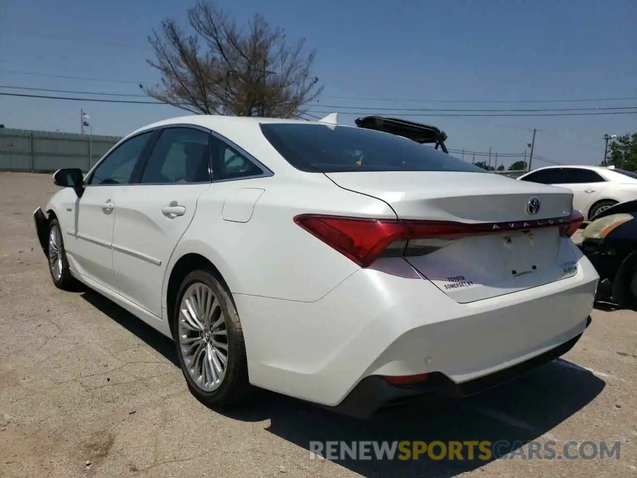 3 Photograph of a damaged car 4T1B21FB6KU004482 TOYOTA AVALON 2019