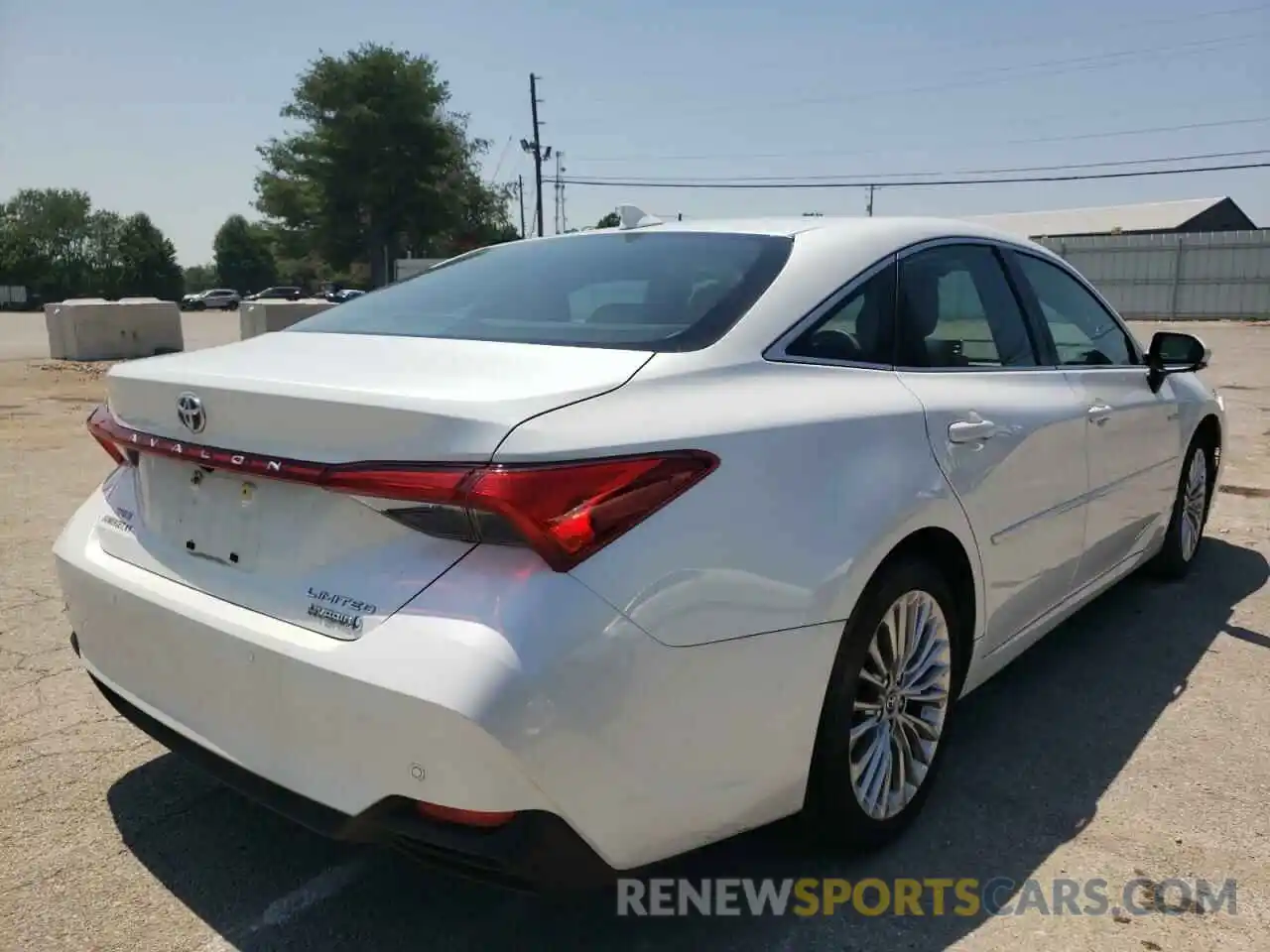 4 Photograph of a damaged car 4T1B21FB6KU004482 TOYOTA AVALON 2019