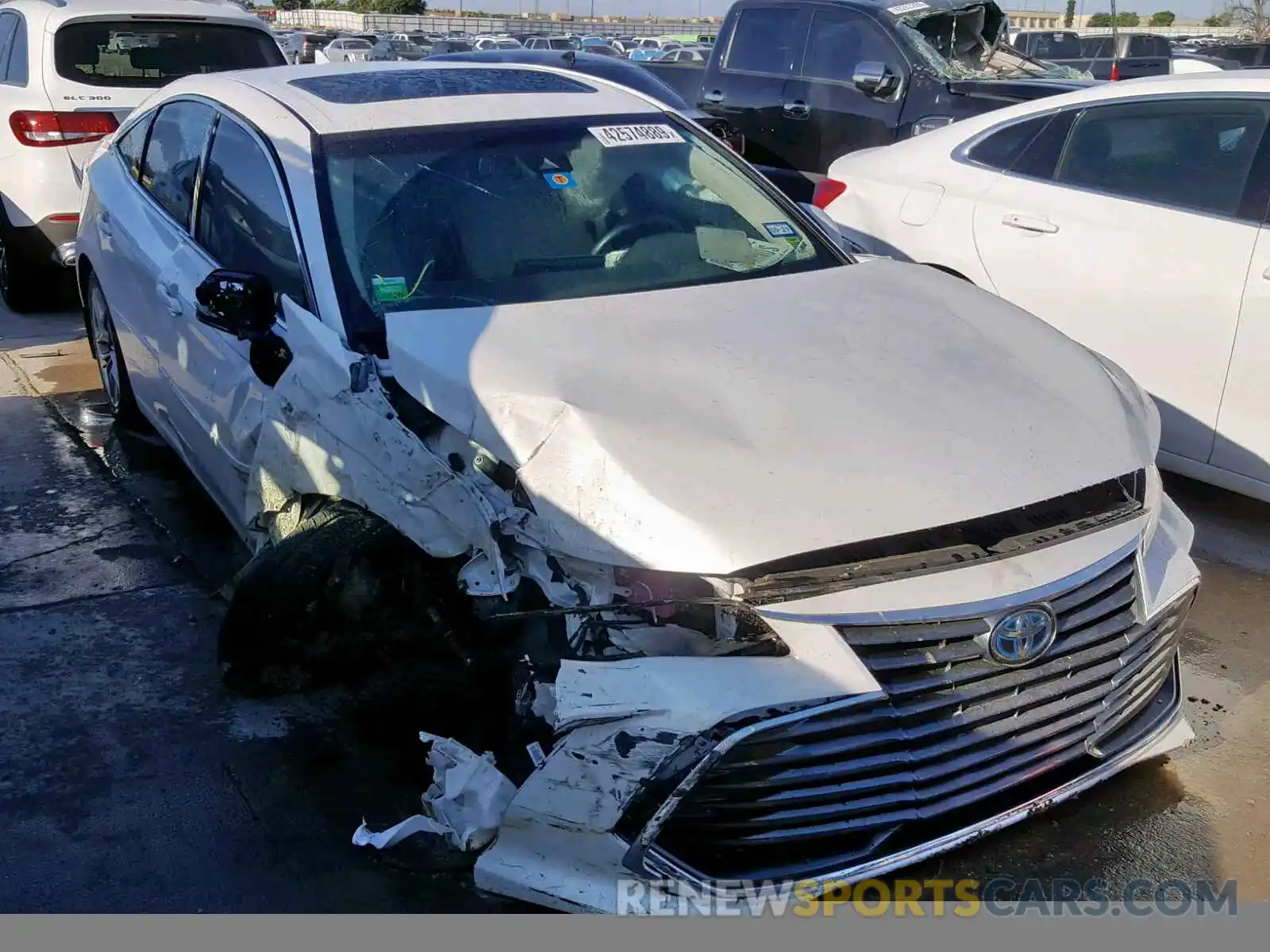 1 Photograph of a damaged car 4T1B21FB6KU004756 TOYOTA AVALON 2019