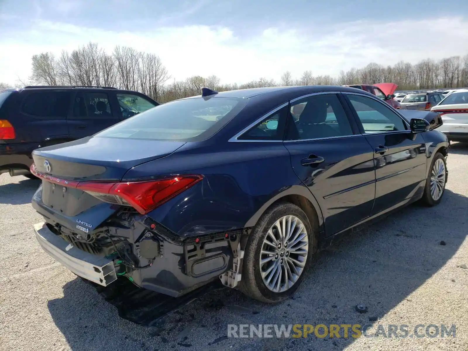 4 Photograph of a damaged car 4T1B21FB6KU005843 TOYOTA AVALON 2019