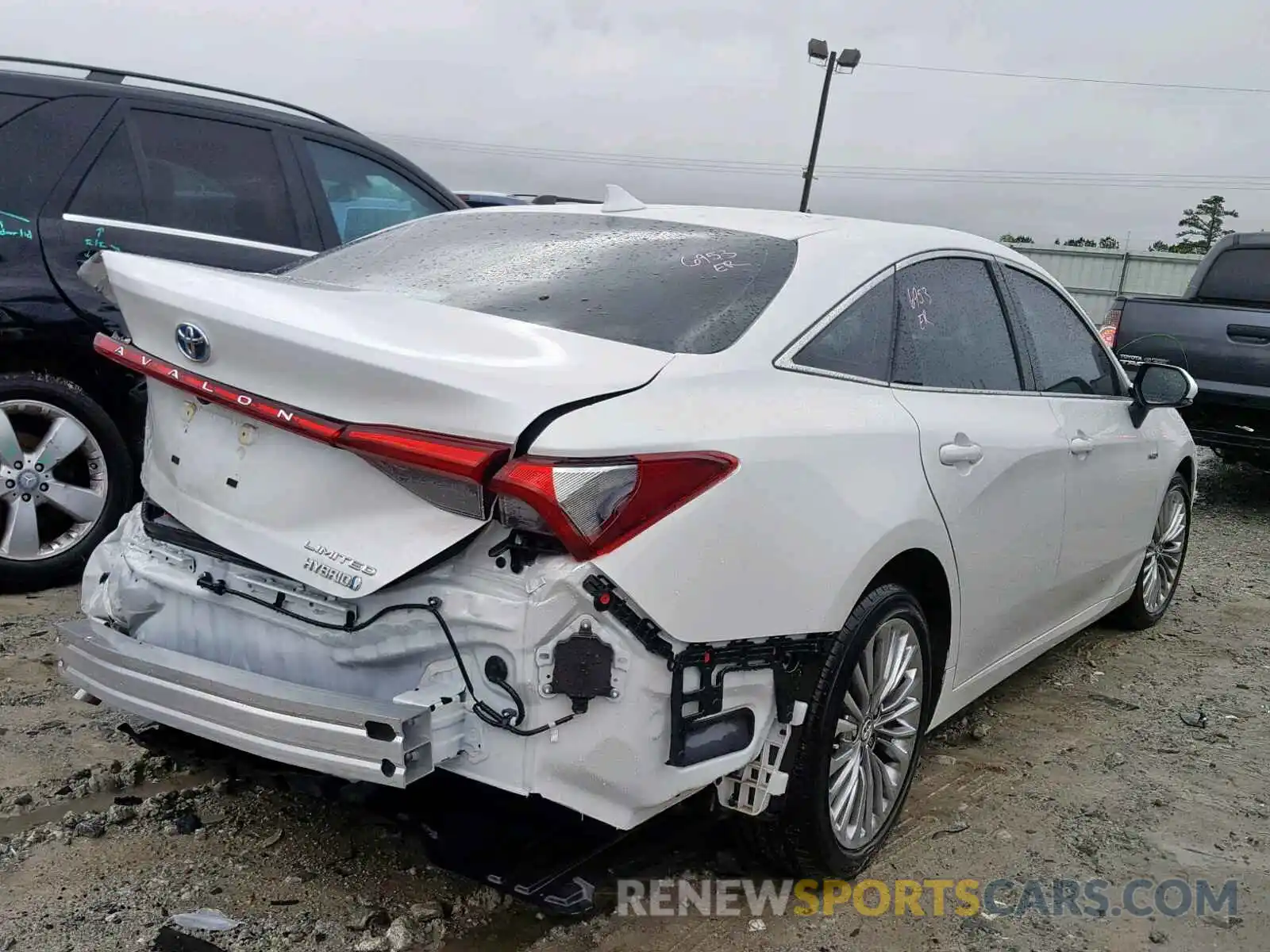 4 Фотография поврежденного автомобиля 4T1B21FB6KU007074 TOYOTA AVALON 2019