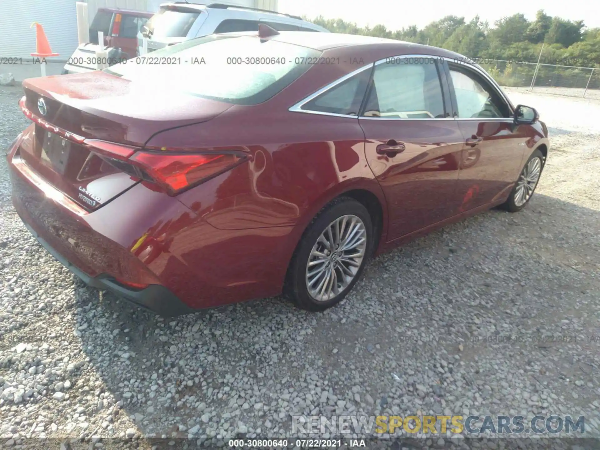 4 Photograph of a damaged car 4T1B21FB6KU010508 TOYOTA AVALON 2019