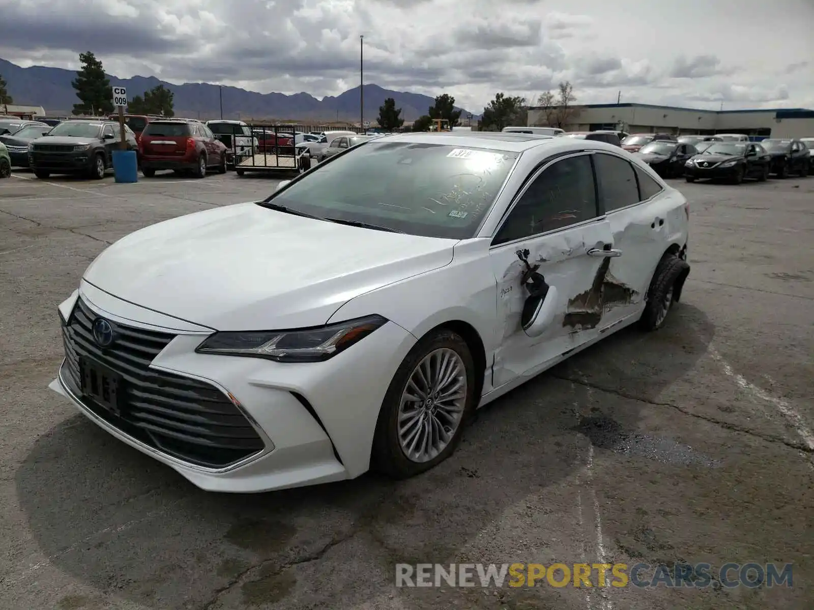 2 Photograph of a damaged car 4T1B21FB6KU010900 TOYOTA AVALON 2019