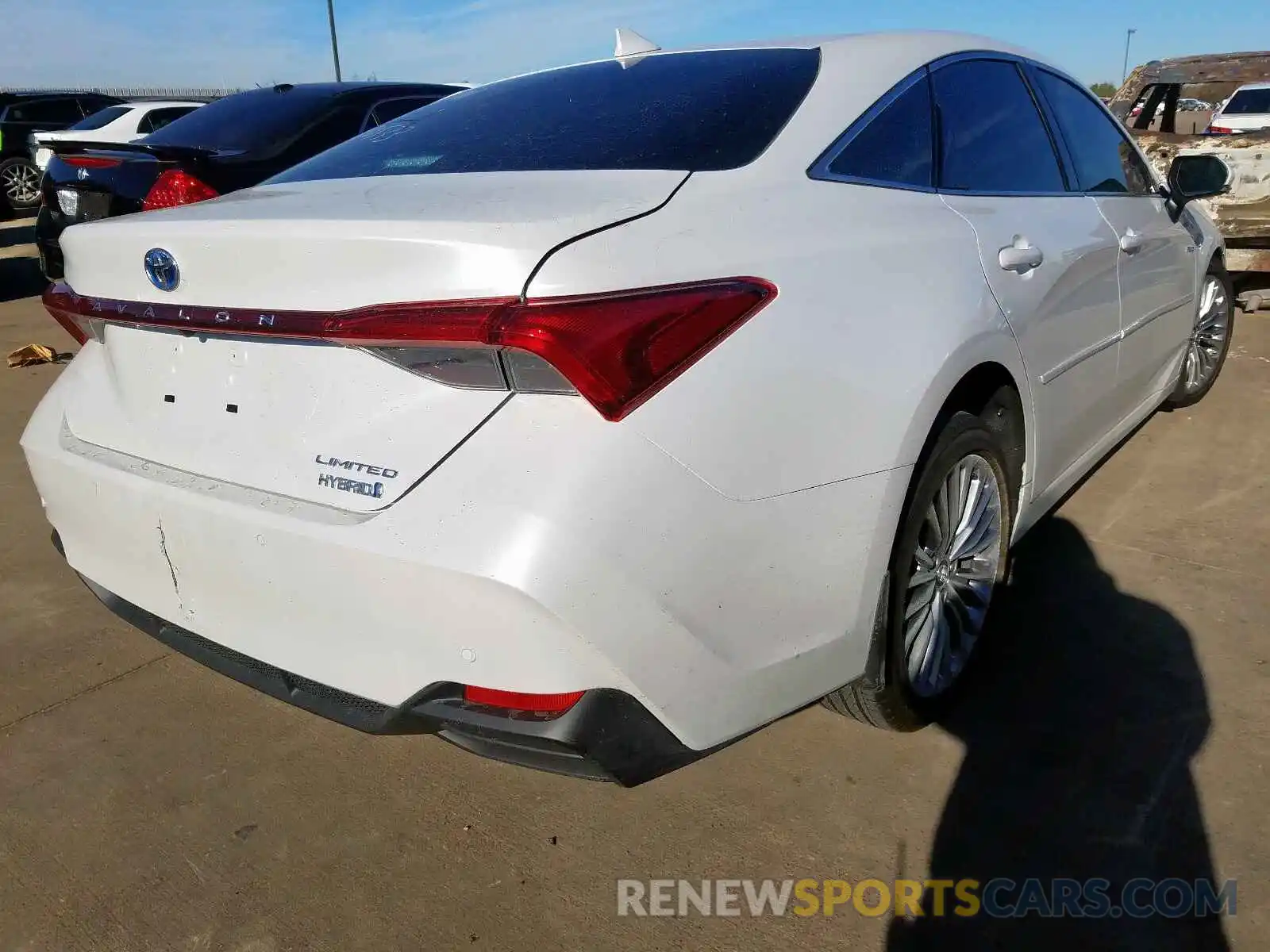 4 Photograph of a damaged car 4T1B21FB6KU011092 TOYOTA AVALON 2019