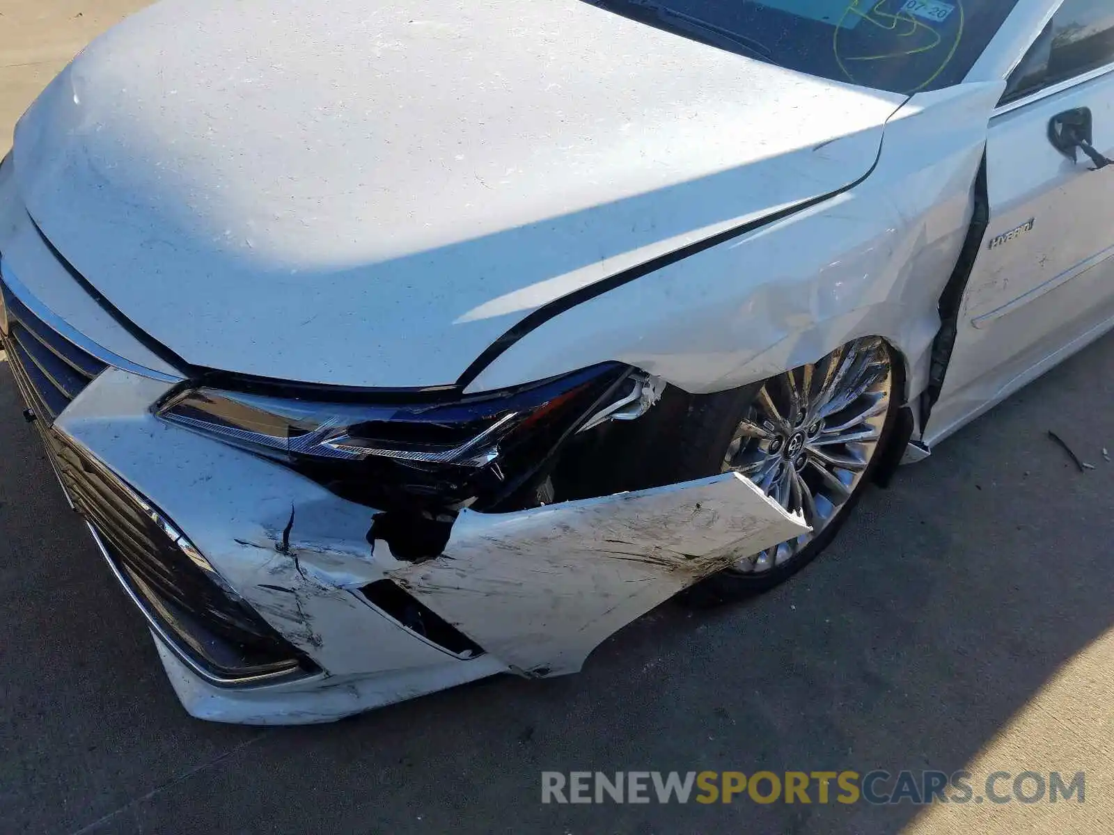 9 Photograph of a damaged car 4T1B21FB6KU011092 TOYOTA AVALON 2019