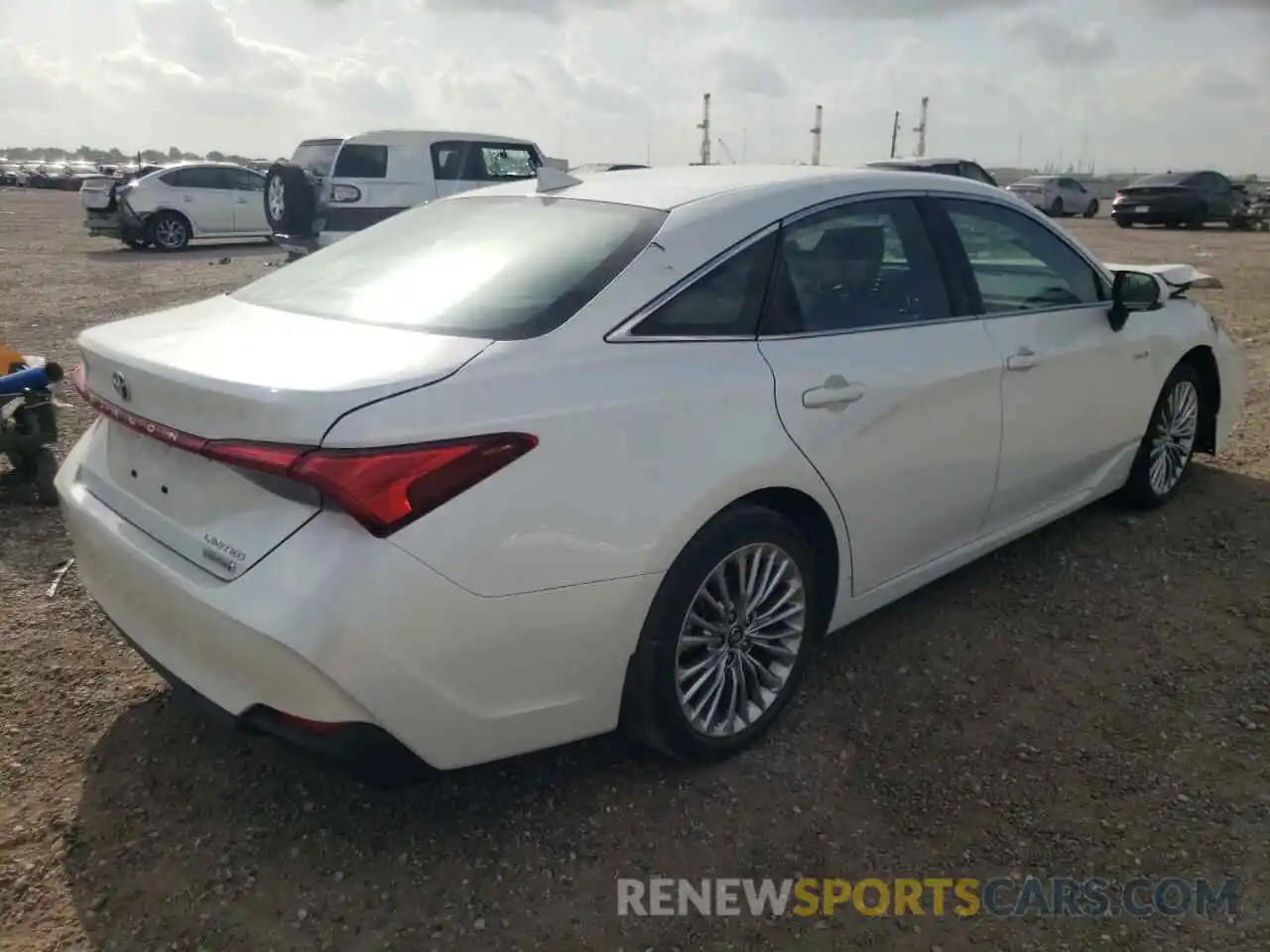 4 Photograph of a damaged car 4T1B21FB6KU011772 TOYOTA AVALON 2019