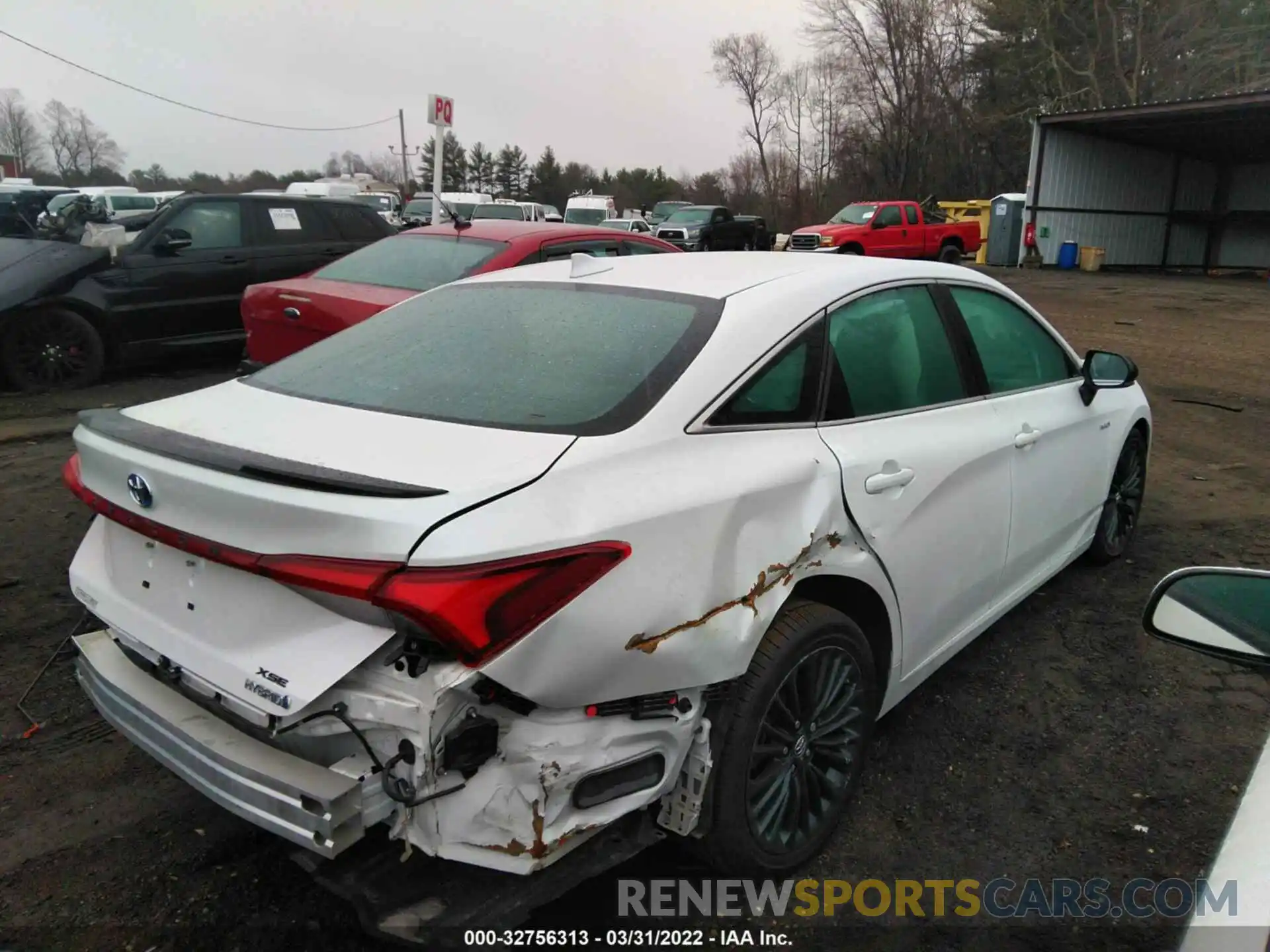 4 Photograph of a damaged car 4T1B21FB7KU007780 TOYOTA AVALON 2019