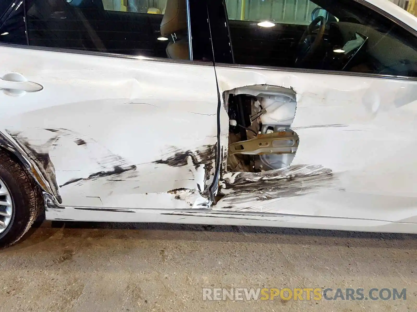 9 Photograph of a damaged car 4T1B21FB7KU010596 TOYOTA AVALON 2019