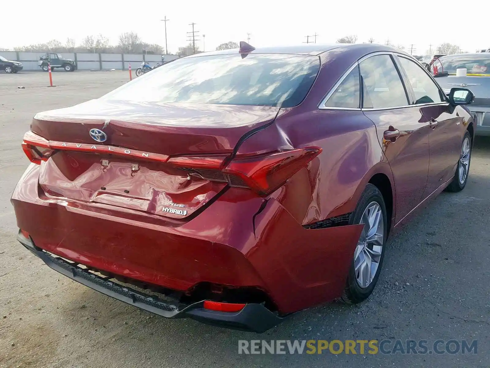 4 Photograph of a damaged car 4T1B21FB8KU001518 TOYOTA AVALON 2019