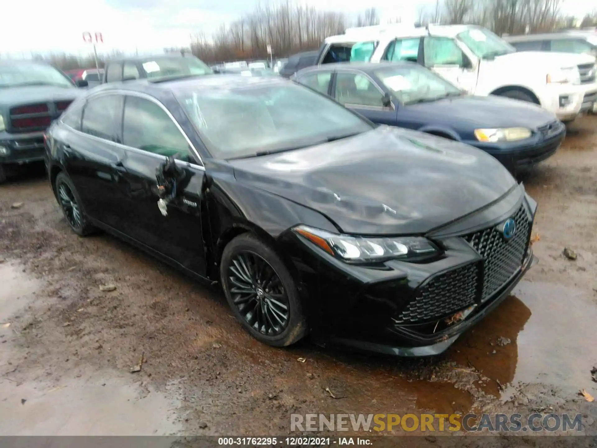 1 Photograph of a damaged car 4T1B21FB8KU002300 TOYOTA AVALON 2019