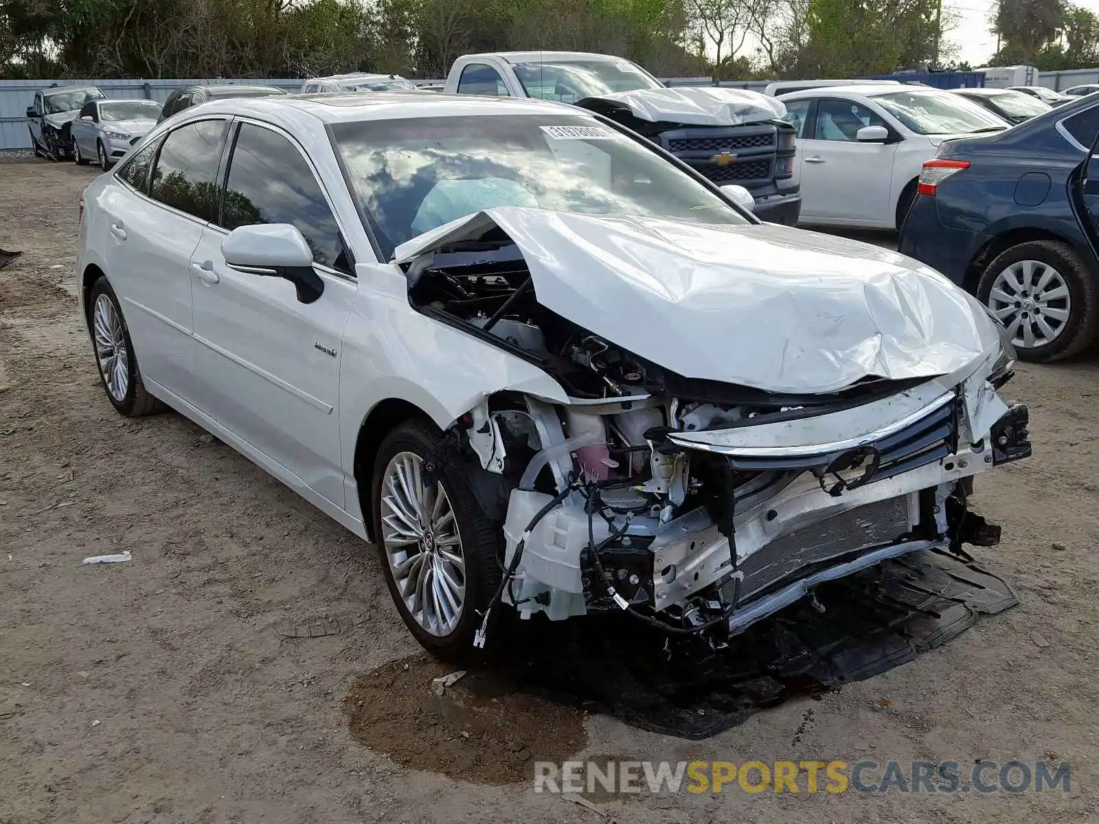 1 Photograph of a damaged car 4T1B21FB8KU002314 TOYOTA AVALON 2019