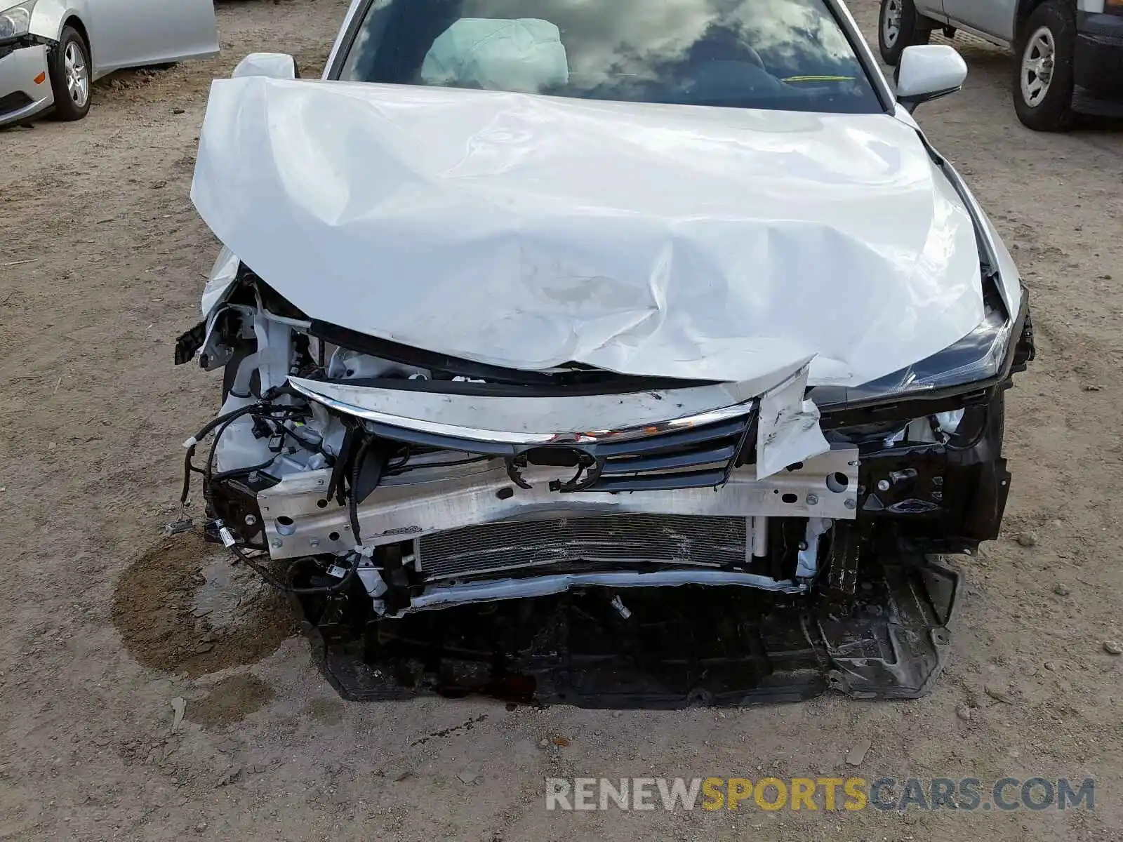 9 Photograph of a damaged car 4T1B21FB8KU002314 TOYOTA AVALON 2019