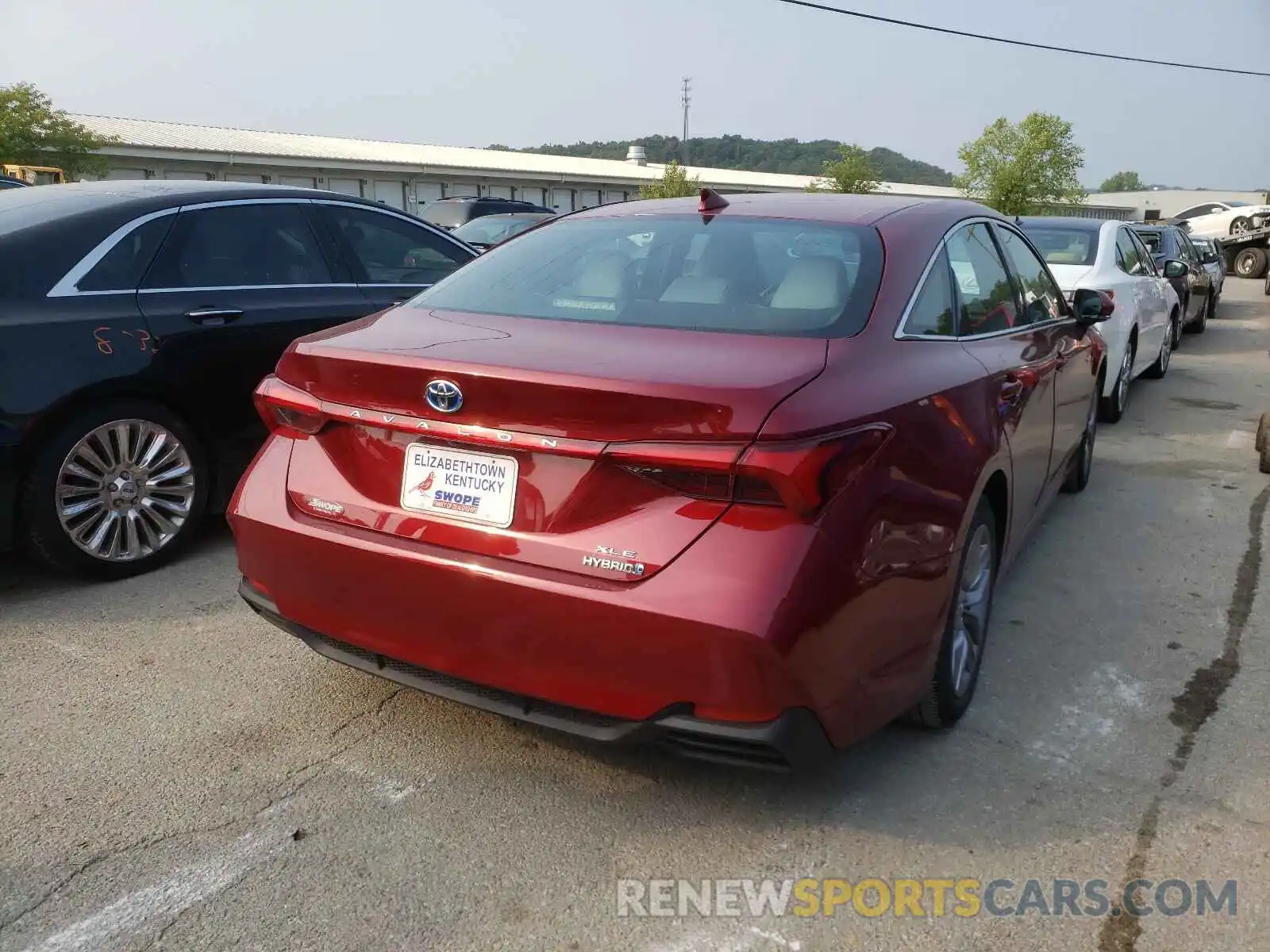 4 Photograph of a damaged car 4T1B21FB8KU003334 TOYOTA AVALON 2019