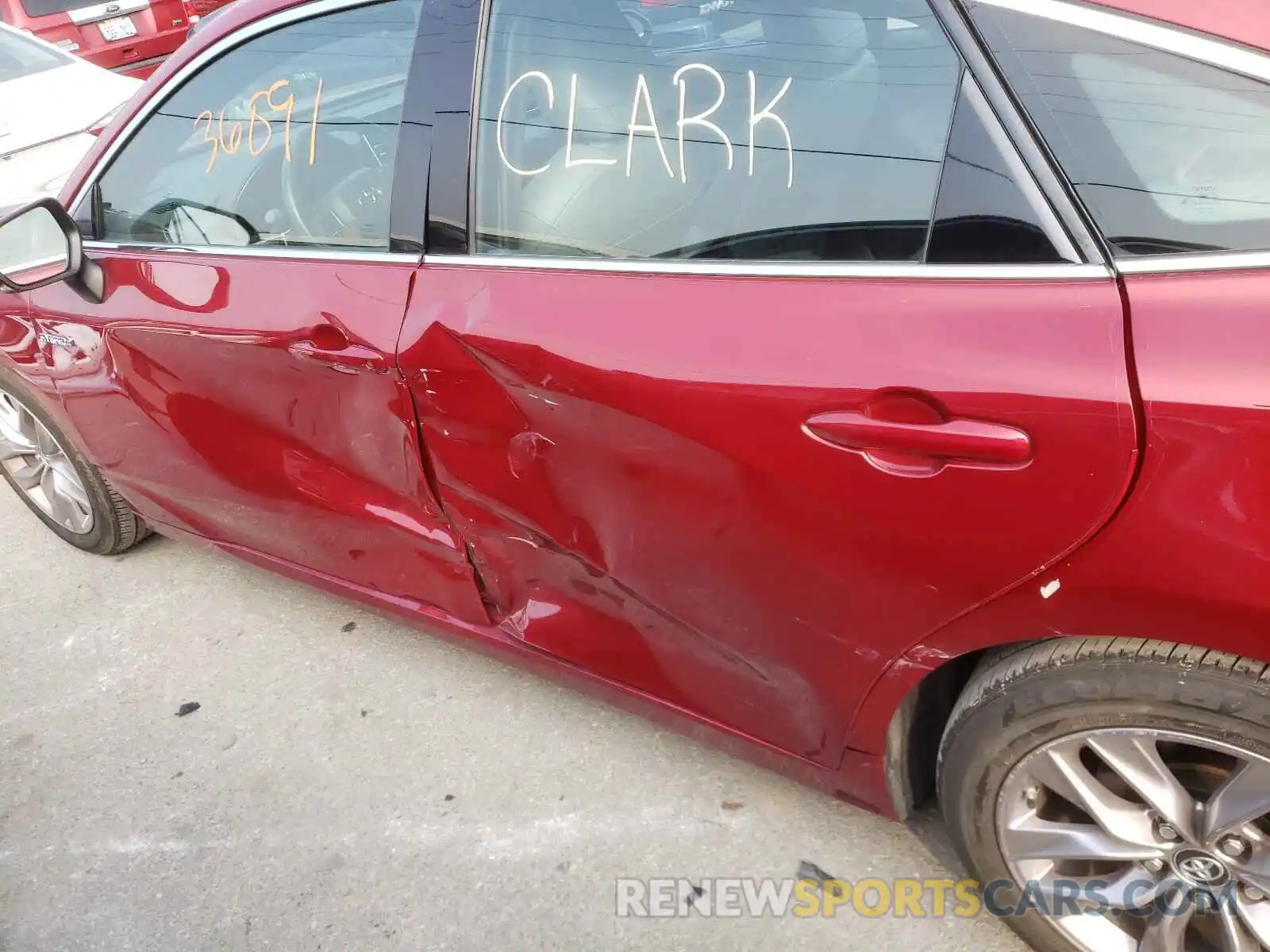 9 Photograph of a damaged car 4T1B21FB8KU003334 TOYOTA AVALON 2019