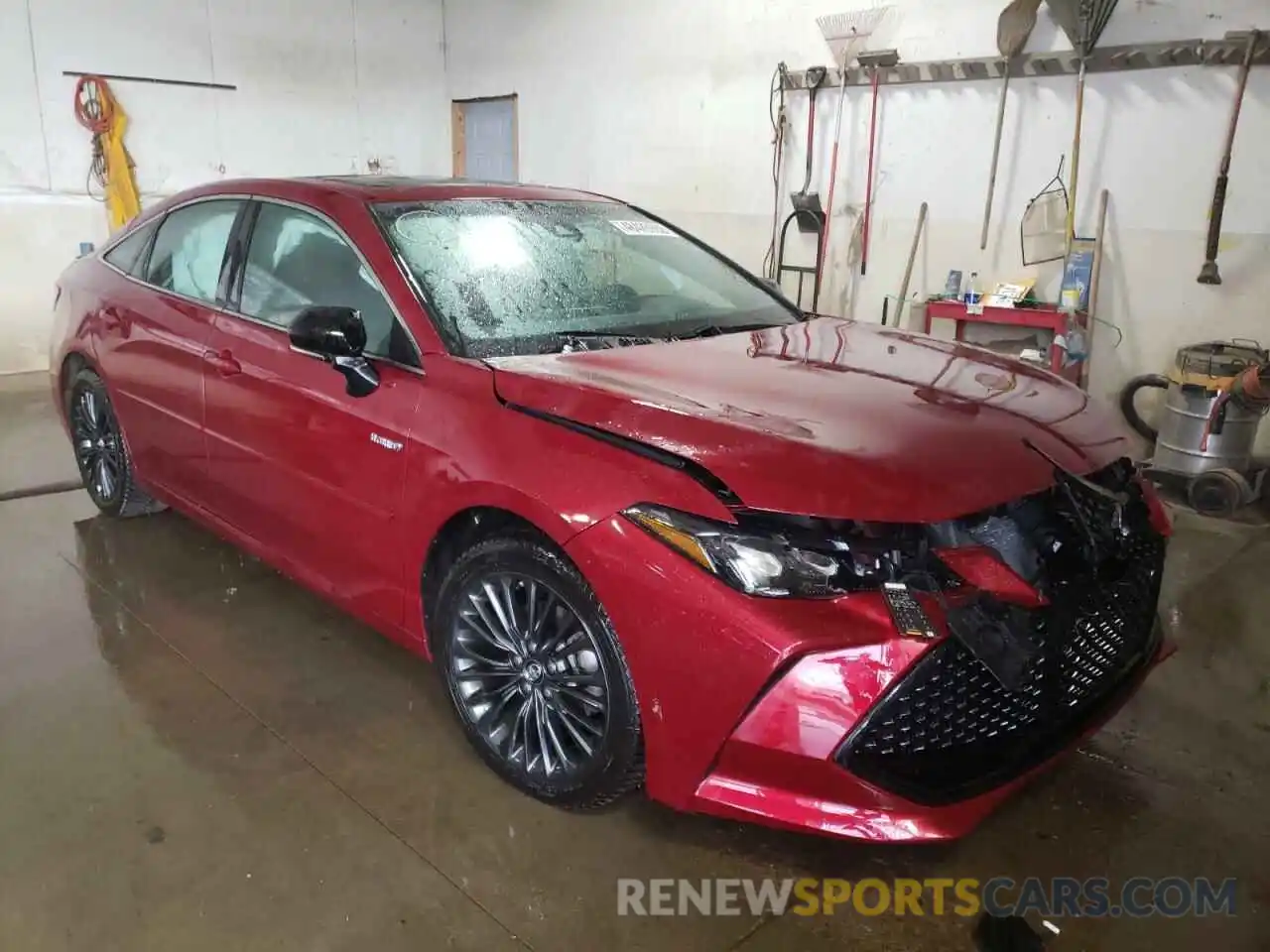 1 Photograph of a damaged car 4T1B21FB8KU003950 TOYOTA AVALON 2019