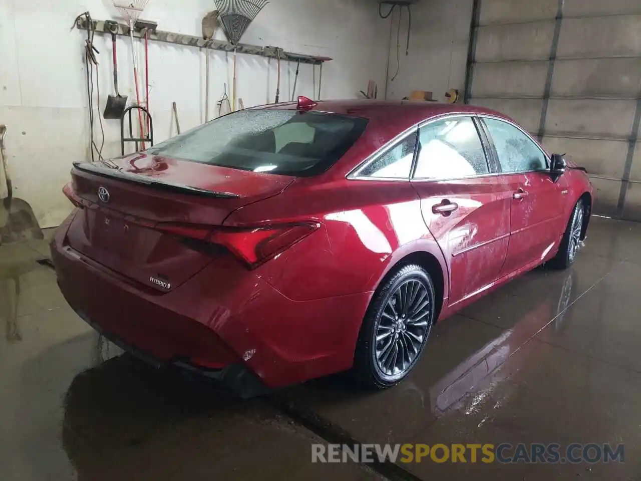 4 Photograph of a damaged car 4T1B21FB8KU003950 TOYOTA AVALON 2019