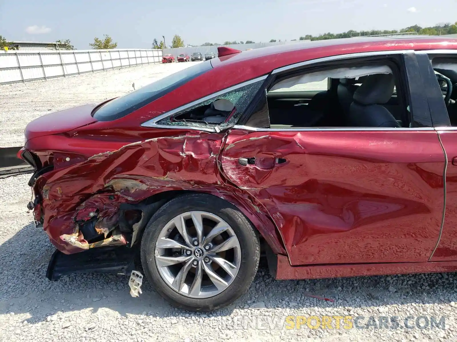 9 Photograph of a damaged car 4T1B21FB8KU004208 TOYOTA AVALON 2019