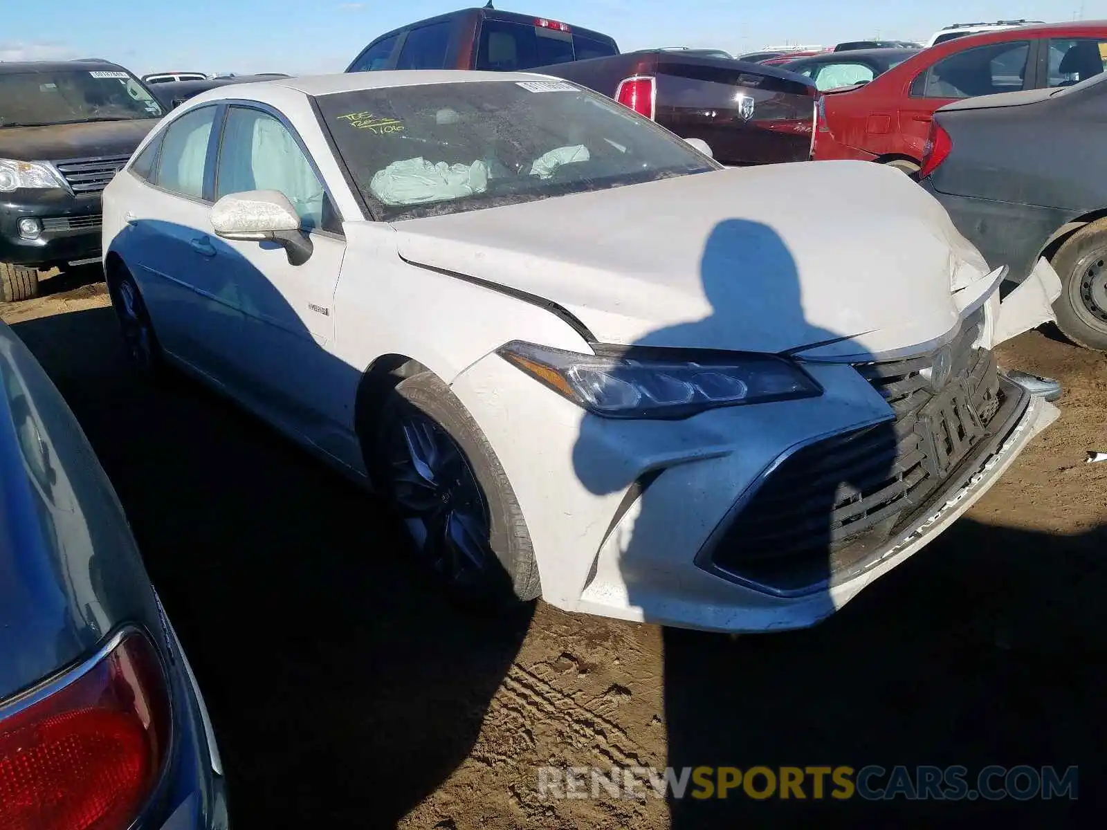 1 Photograph of a damaged car 4T1B21FB8KU005696 TOYOTA AVALON 2019