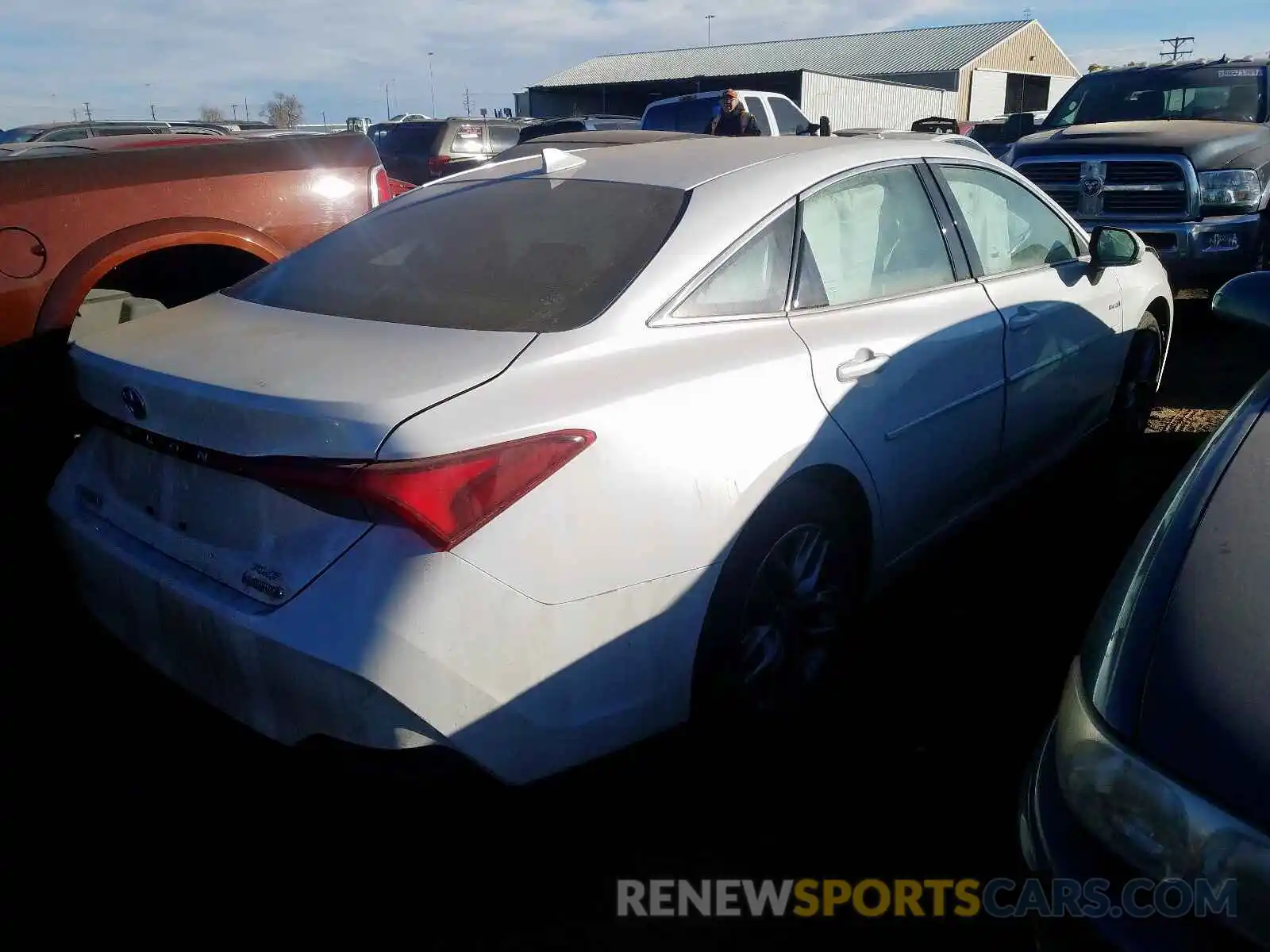 4 Photograph of a damaged car 4T1B21FB8KU005696 TOYOTA AVALON 2019