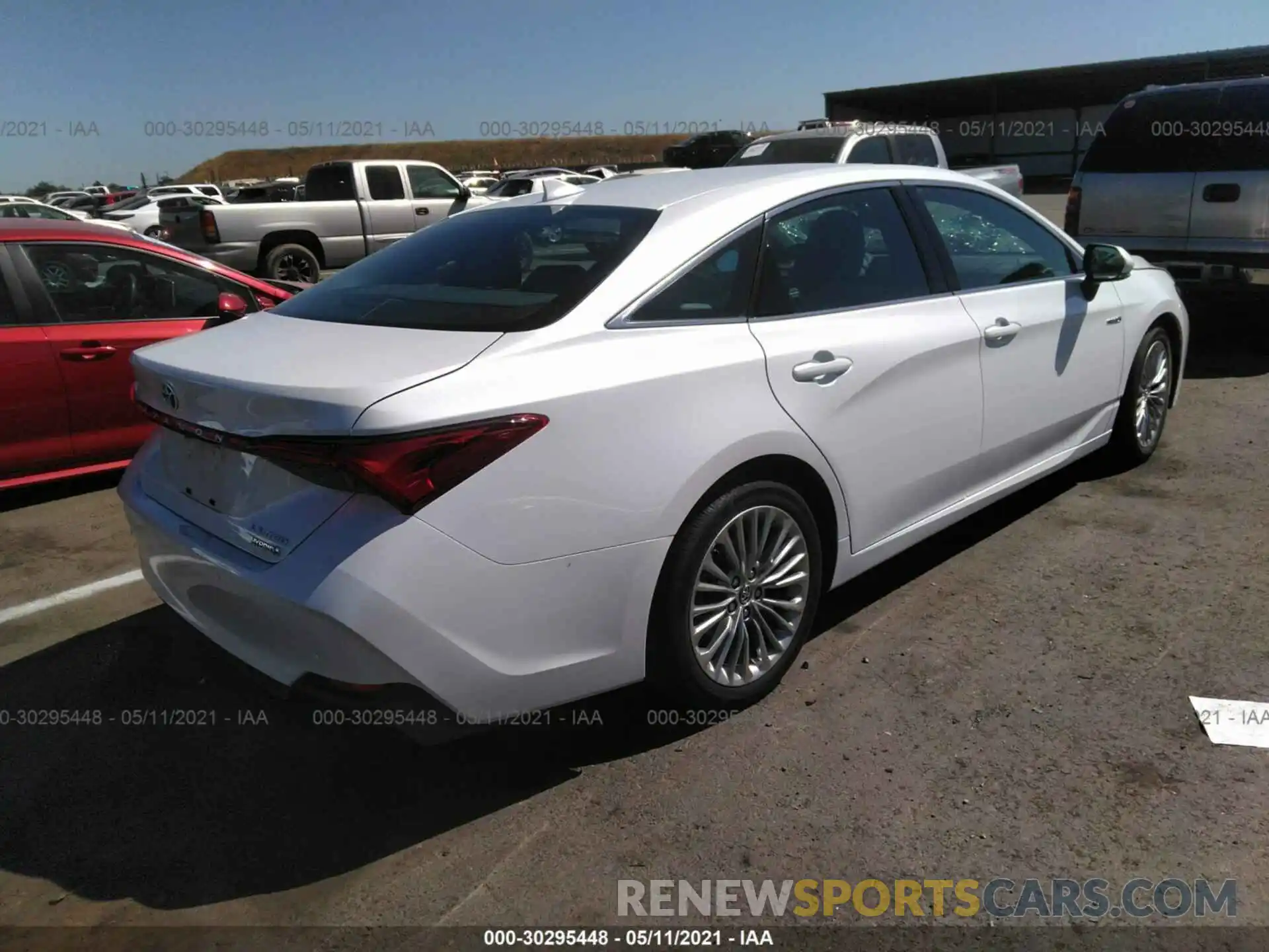 4 Photograph of a damaged car 4T1B21FB8KU005858 TOYOTA AVALON 2019