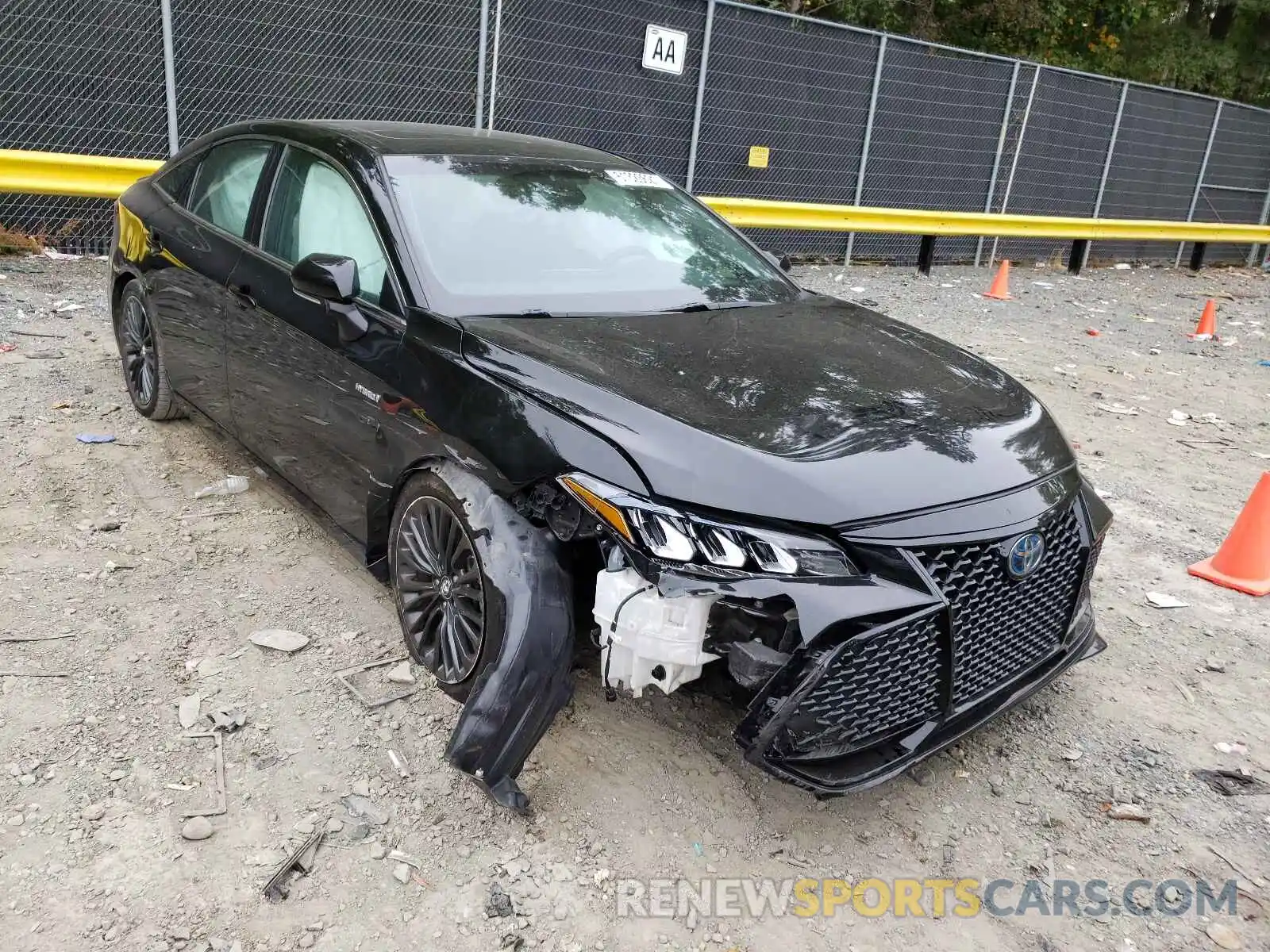 1 Photograph of a damaged car 4T1B21FB8KU006069 TOYOTA AVALON 2019