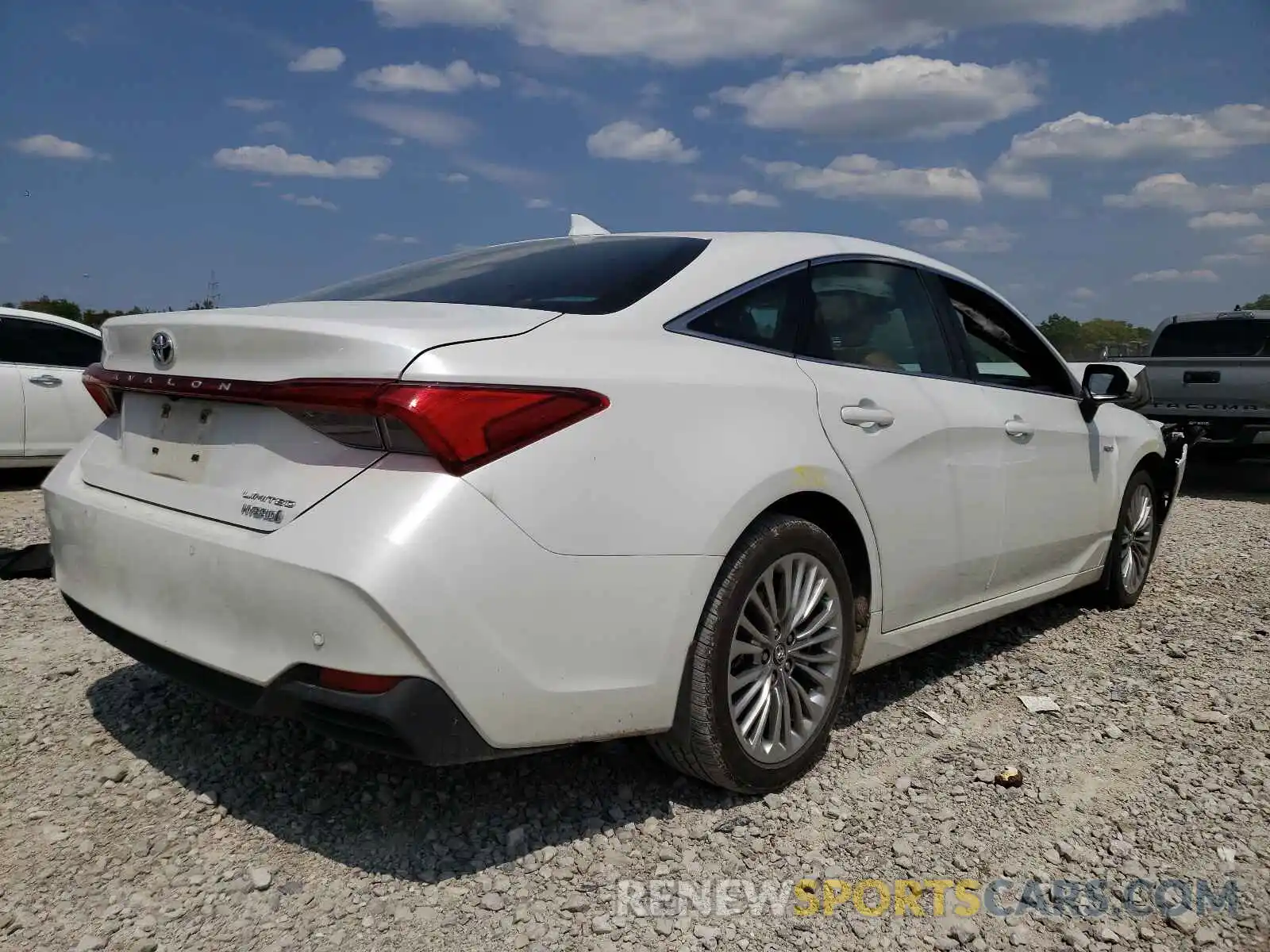 4 Photograph of a damaged car 4T1B21FB8KU006539 TOYOTA AVALON 2019