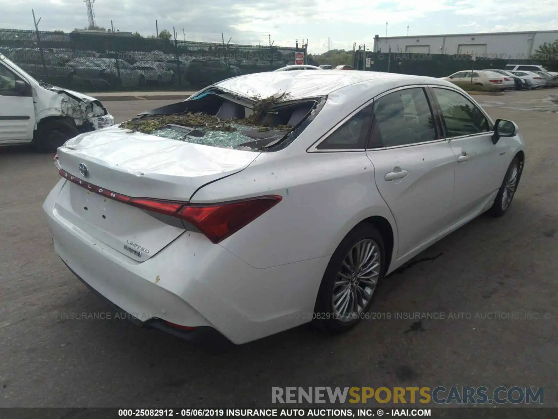 4 Фотография поврежденного автомобиля 4T1B21FB8KU008405 TOYOTA AVALON 2019