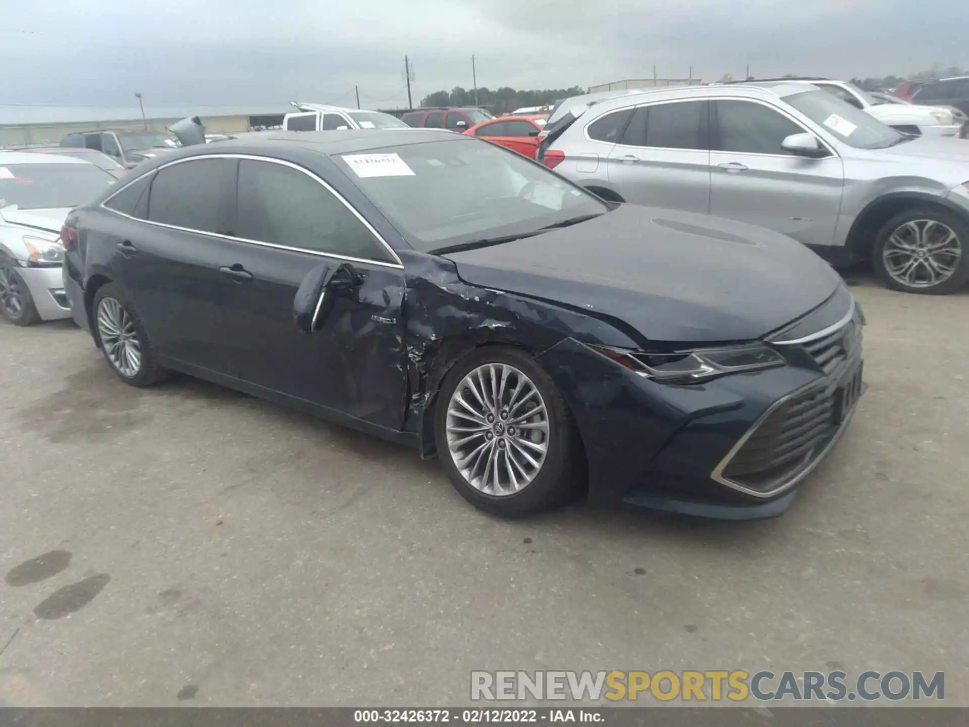 1 Photograph of a damaged car 4T1B21FB8KU010025 TOYOTA AVALON 2019