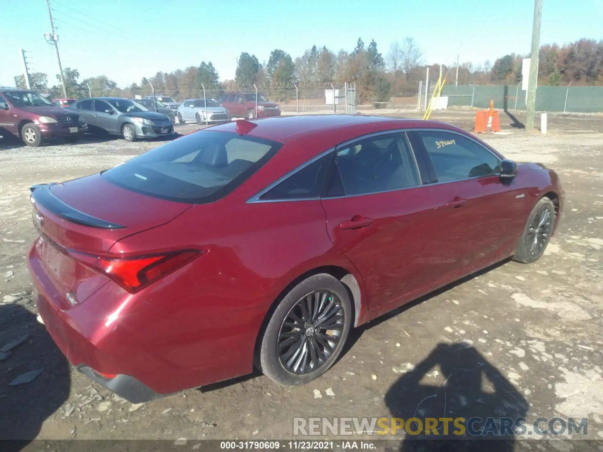 4 Photograph of a damaged car 4T1B21FB9KU001625 TOYOTA AVALON 2019