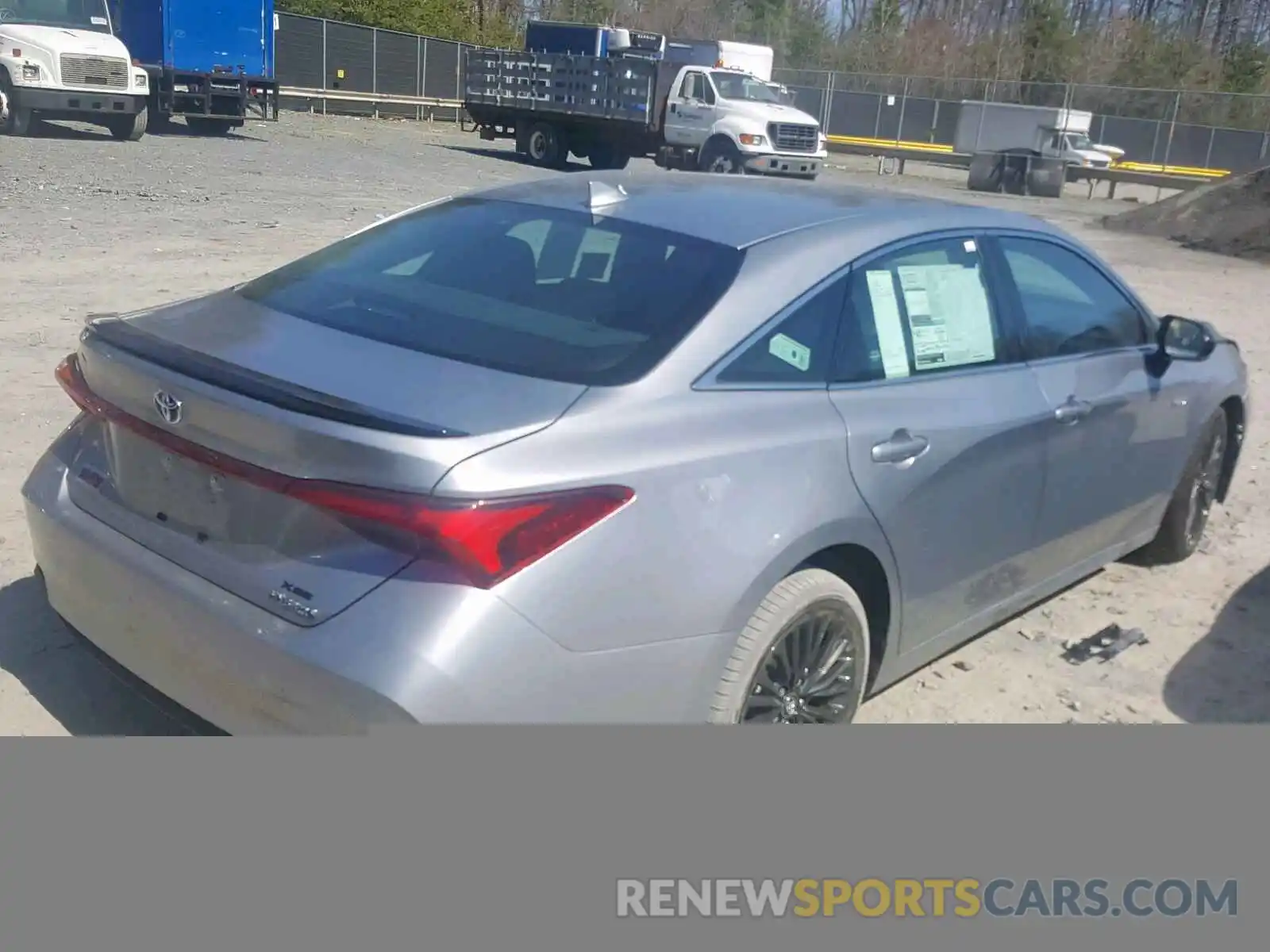 4 Photograph of a damaged car 4T1B21FB9KU004315 TOYOTA AVALON 2019