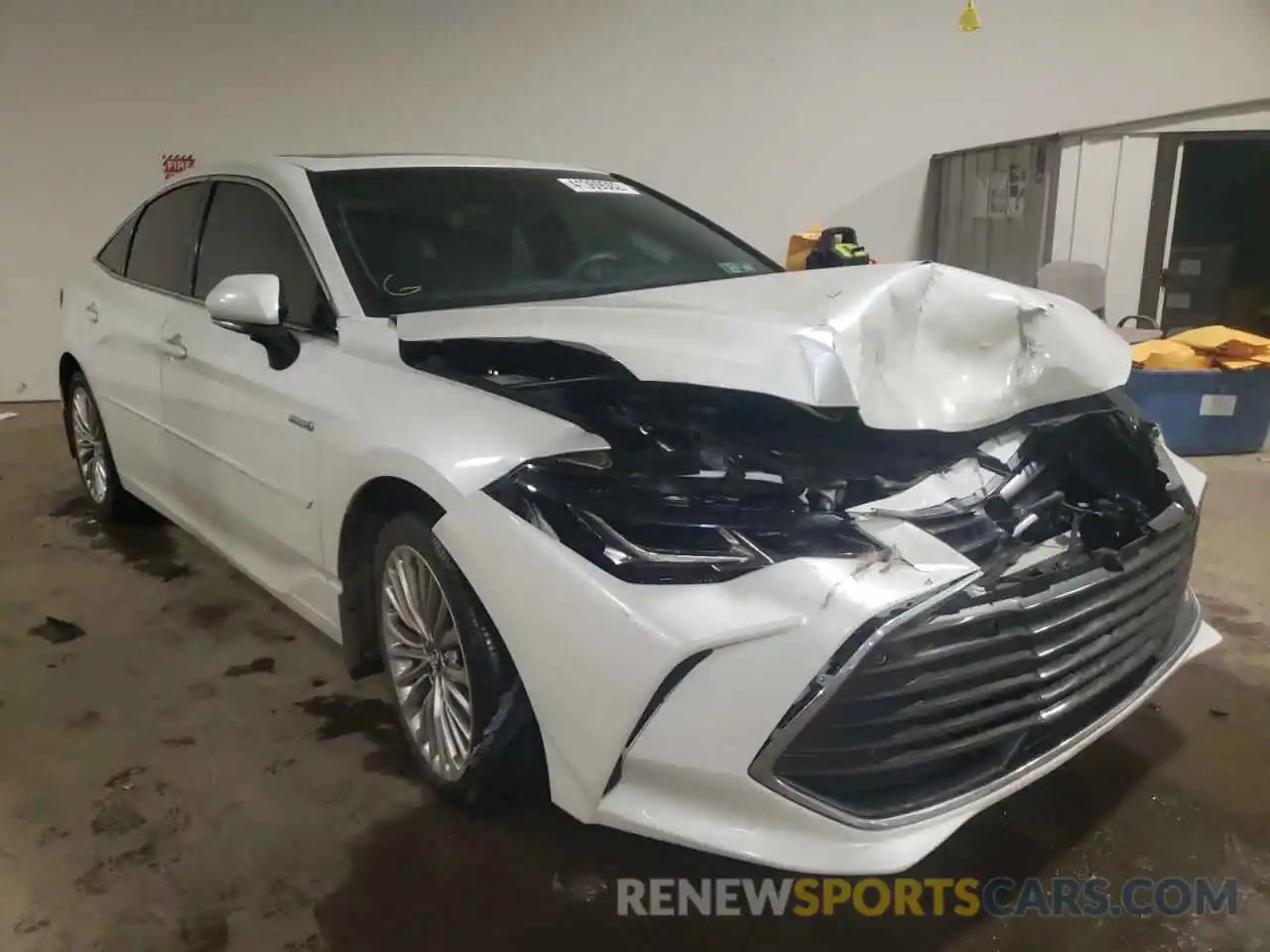 1 Photograph of a damaged car 4T1B21FB9KU004332 TOYOTA AVALON 2019