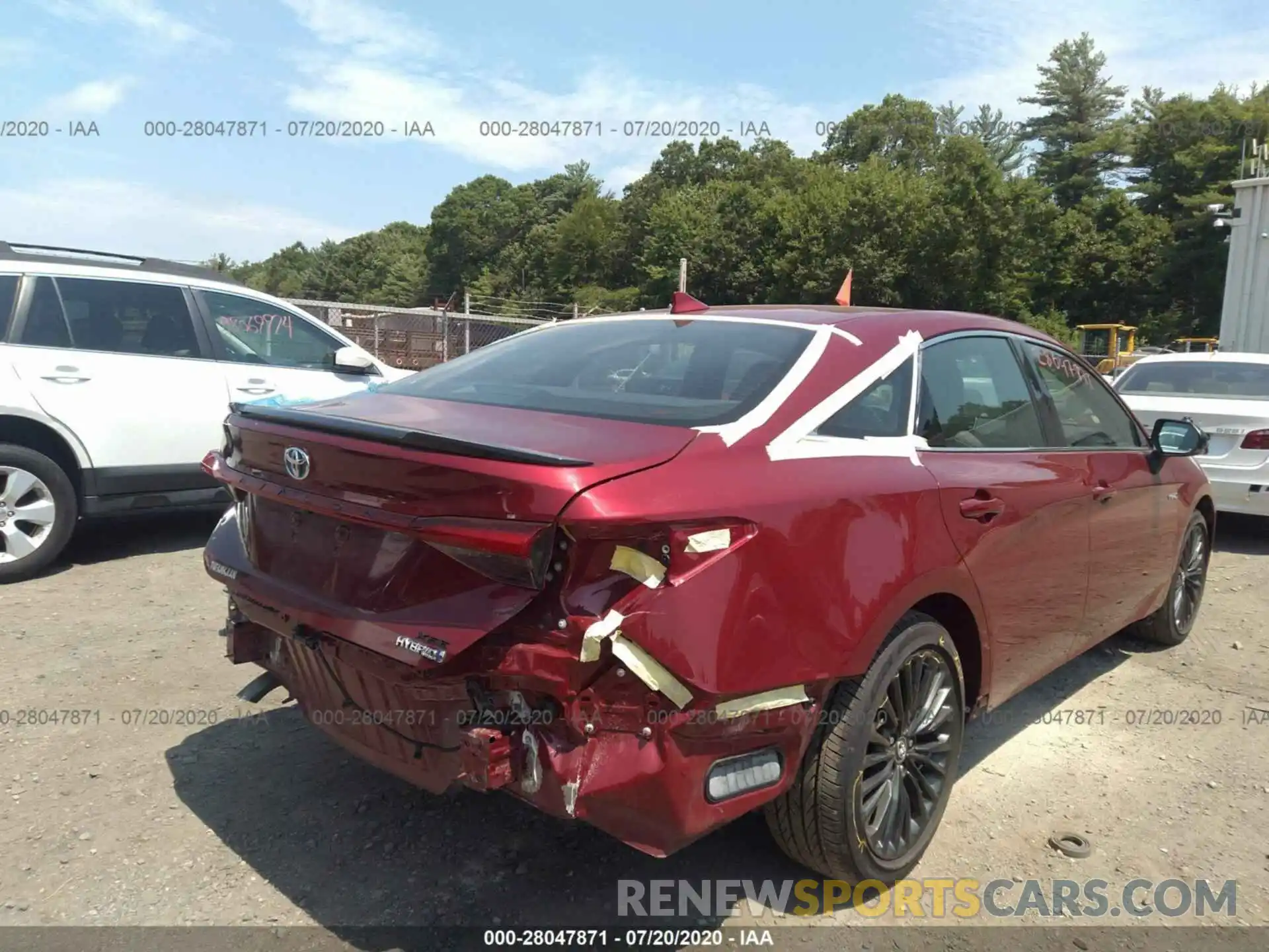 4 Photograph of a damaged car 4T1B21FB9KU006582 TOYOTA AVALON 2019