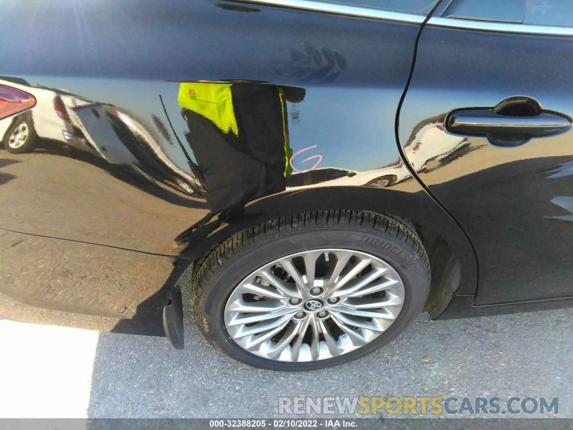 15 Photograph of a damaged car 4T1B21FB9KU007005 TOYOTA AVALON 2019