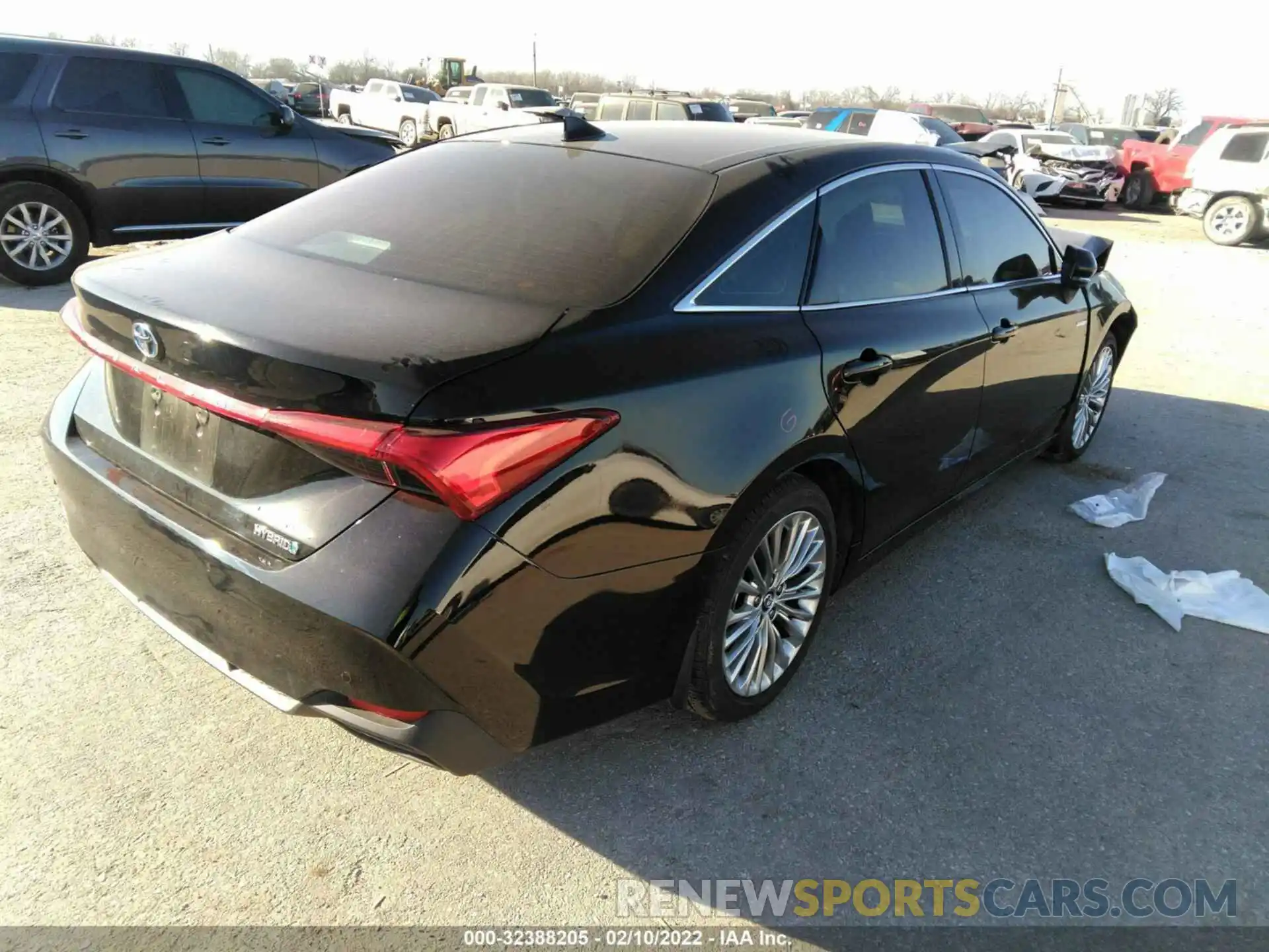 4 Photograph of a damaged car 4T1B21FB9KU007005 TOYOTA AVALON 2019