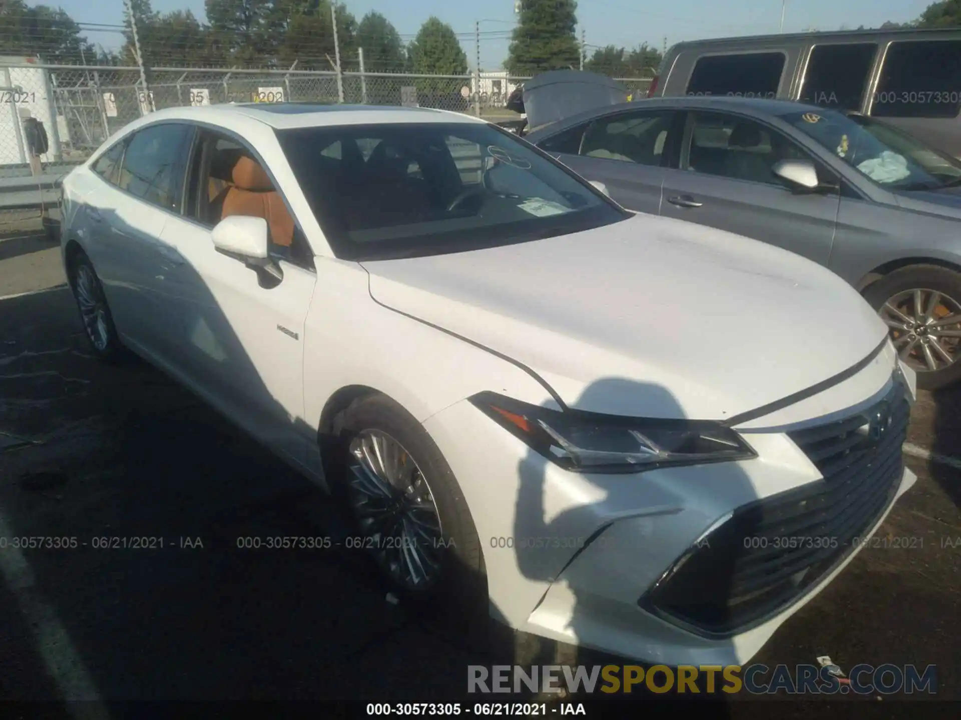 1 Photograph of a damaged car 4T1B21FB9KU011135 TOYOTA AVALON 2019