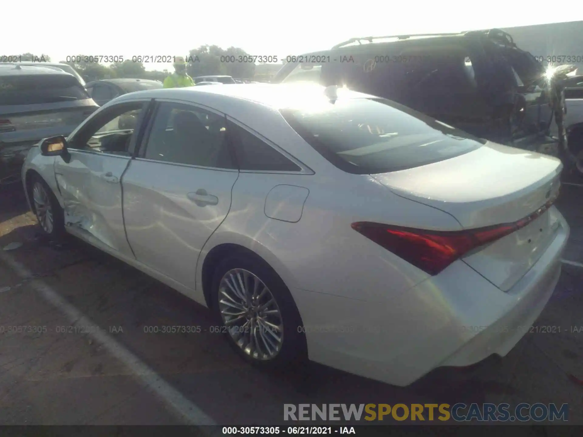 3 Photograph of a damaged car 4T1B21FB9KU011135 TOYOTA AVALON 2019