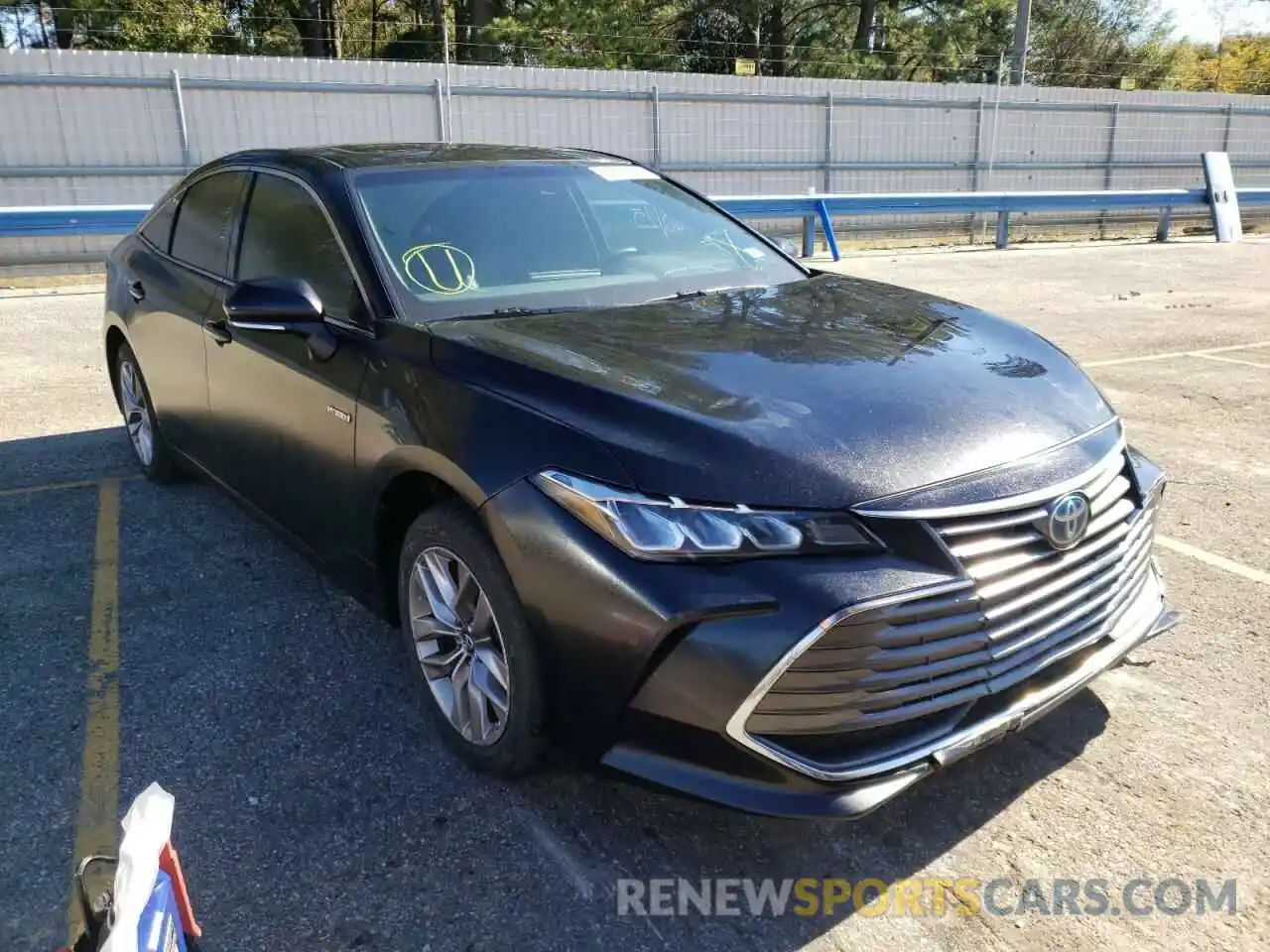 1 Photograph of a damaged car 4T1B21FBXKU001567 TOYOTA AVALON 2019