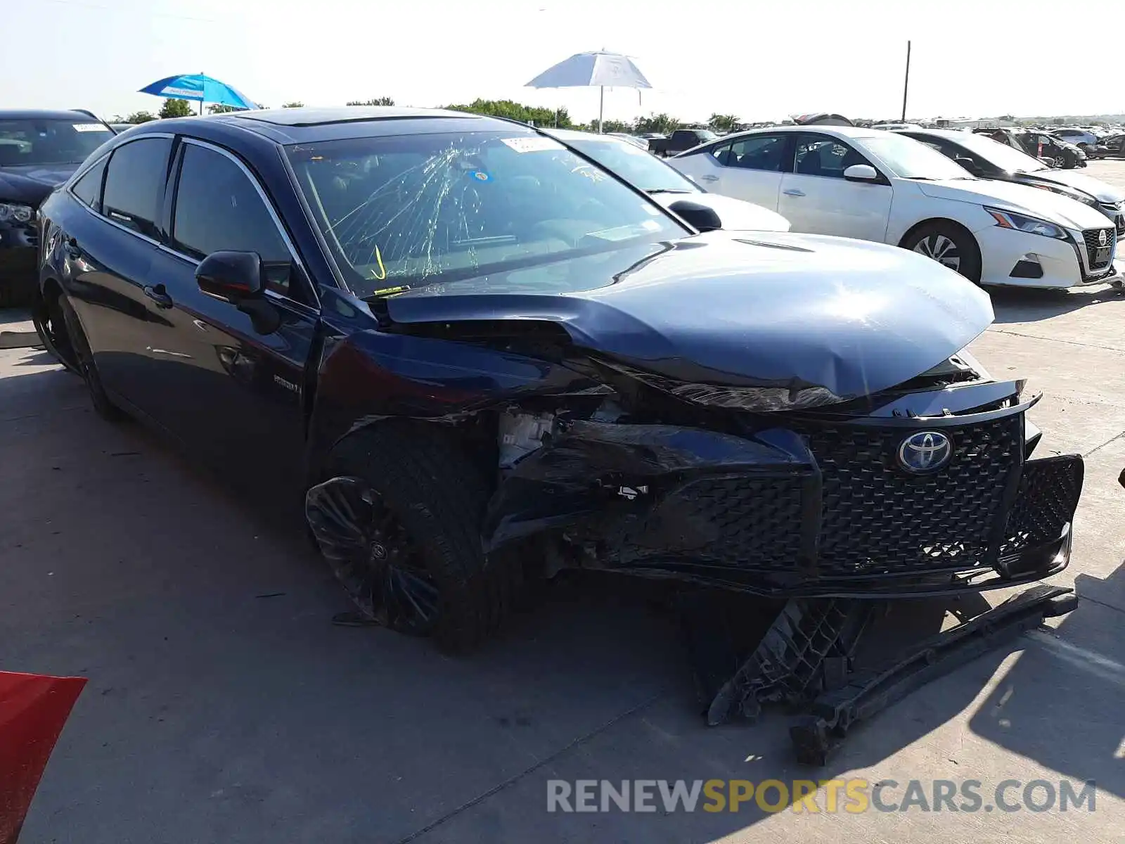 1 Photograph of a damaged car 4T1B21FBXKU001942 TOYOTA AVALON 2019