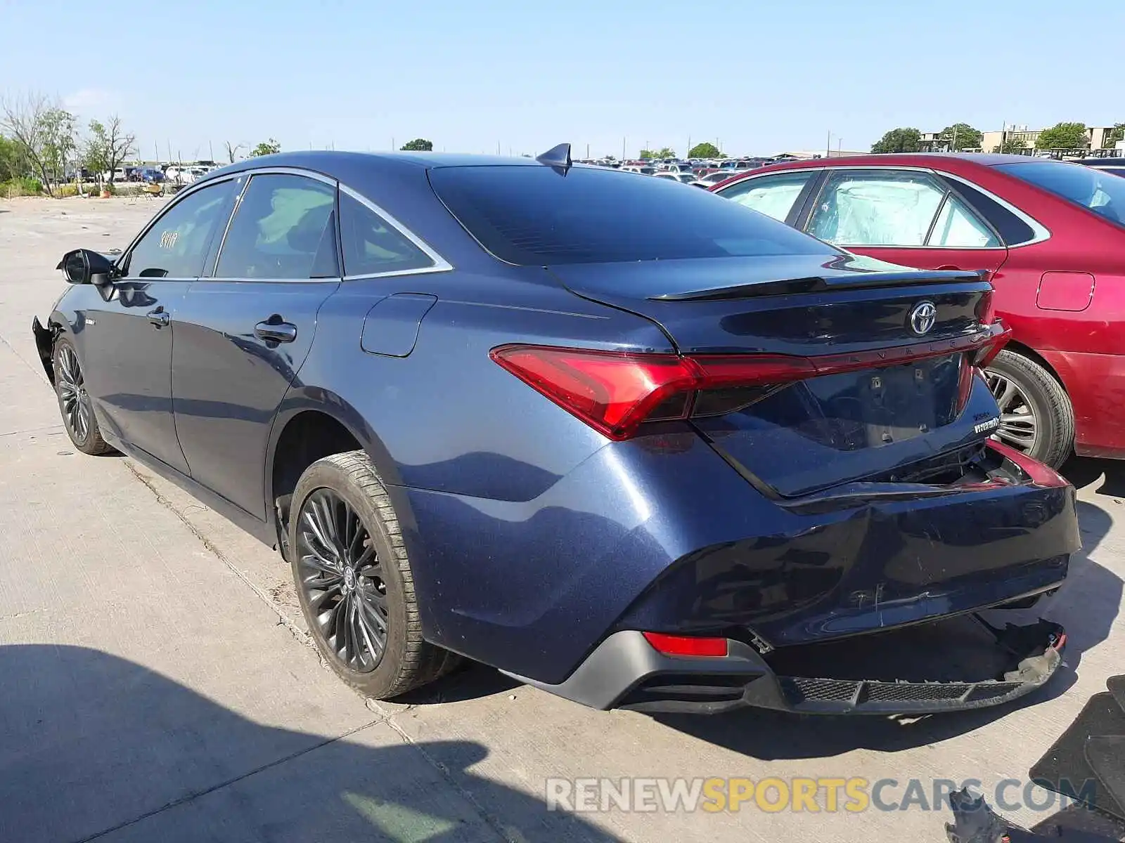 3 Photograph of a damaged car 4T1B21FBXKU001942 TOYOTA AVALON 2019