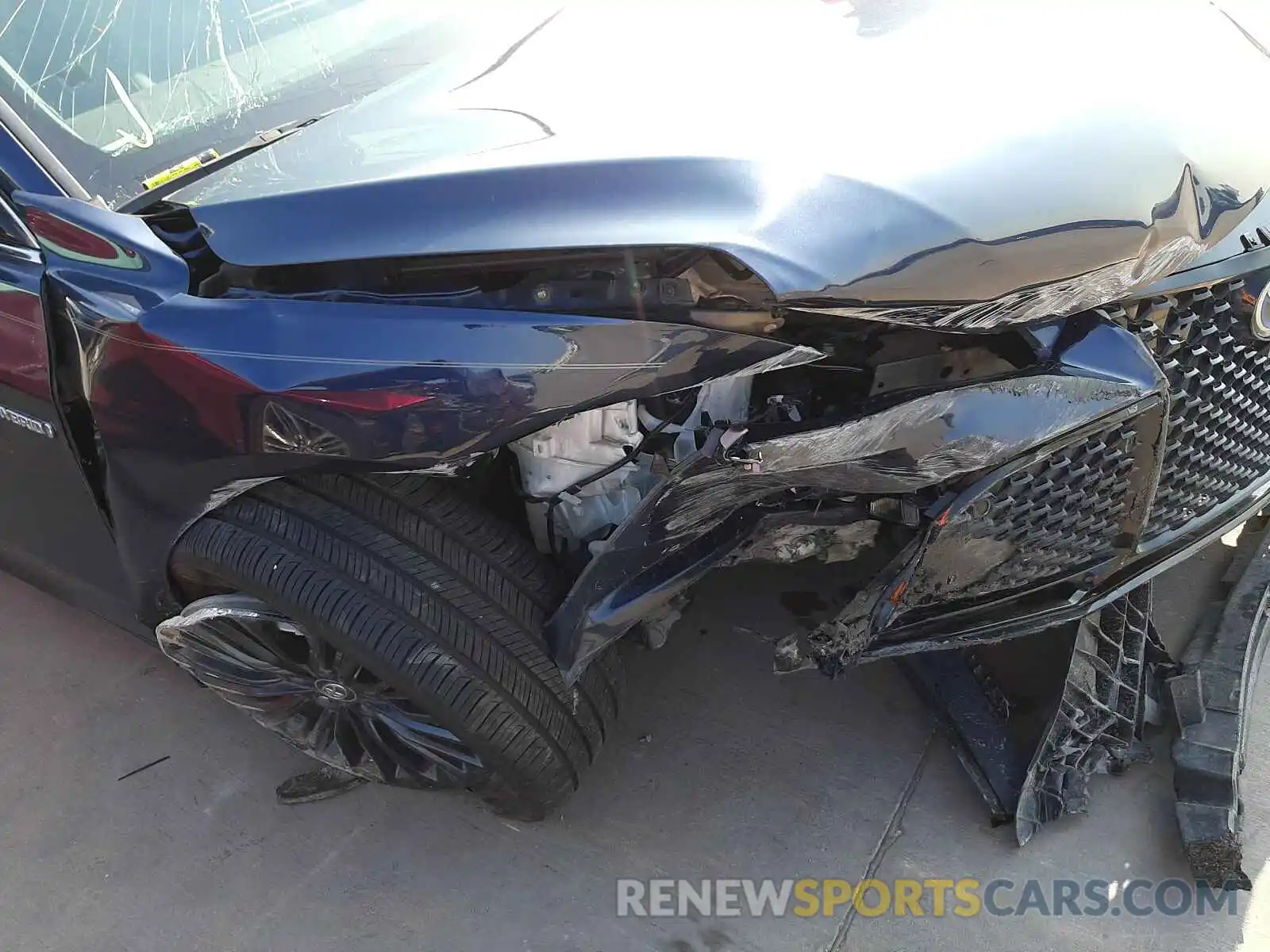 9 Photograph of a damaged car 4T1B21FBXKU001942 TOYOTA AVALON 2019