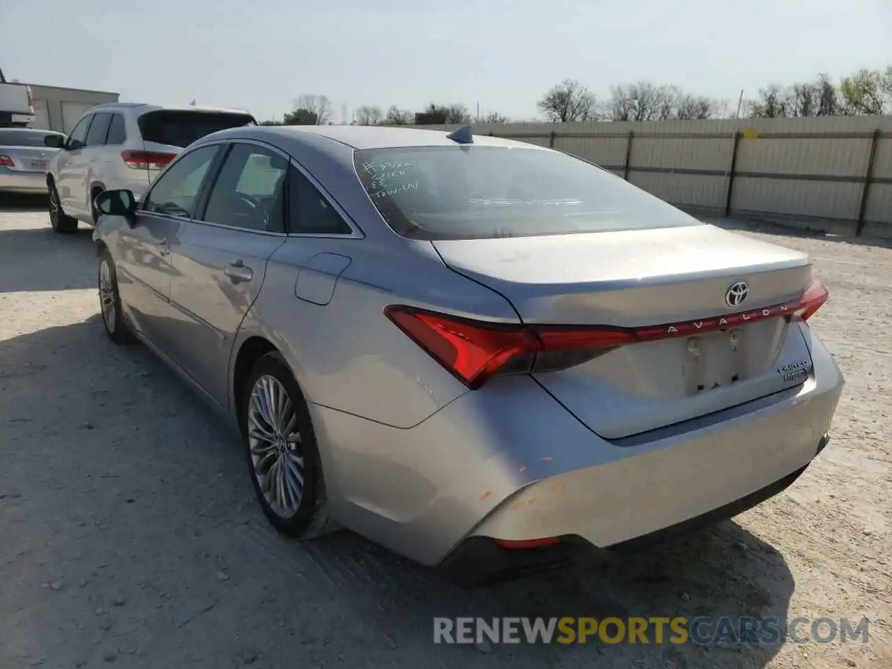 3 Photograph of a damaged car 4T1B21FBXKU002136 TOYOTA AVALON 2019